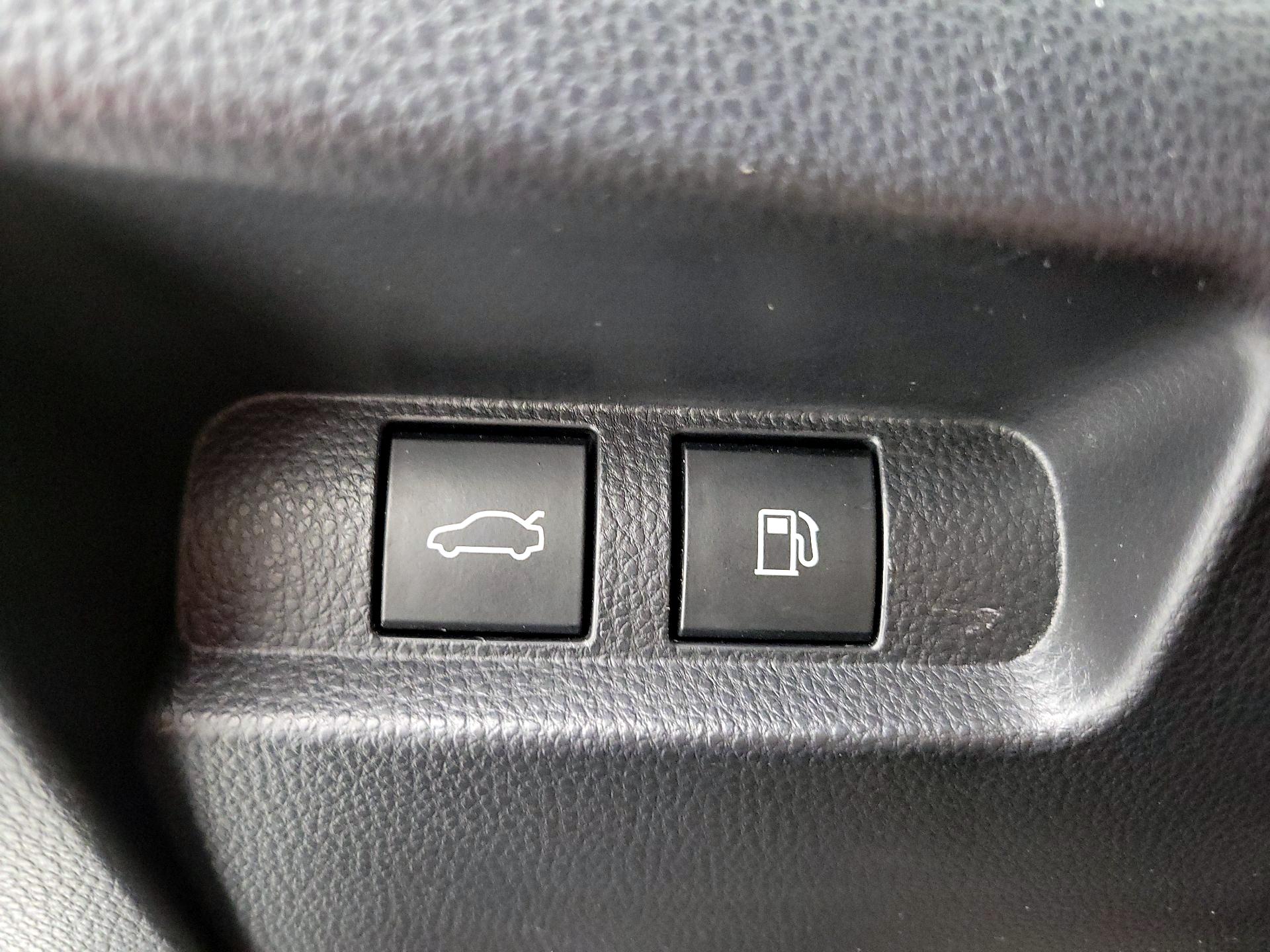 Thumbnail: 2023 Toyota Crown - 13