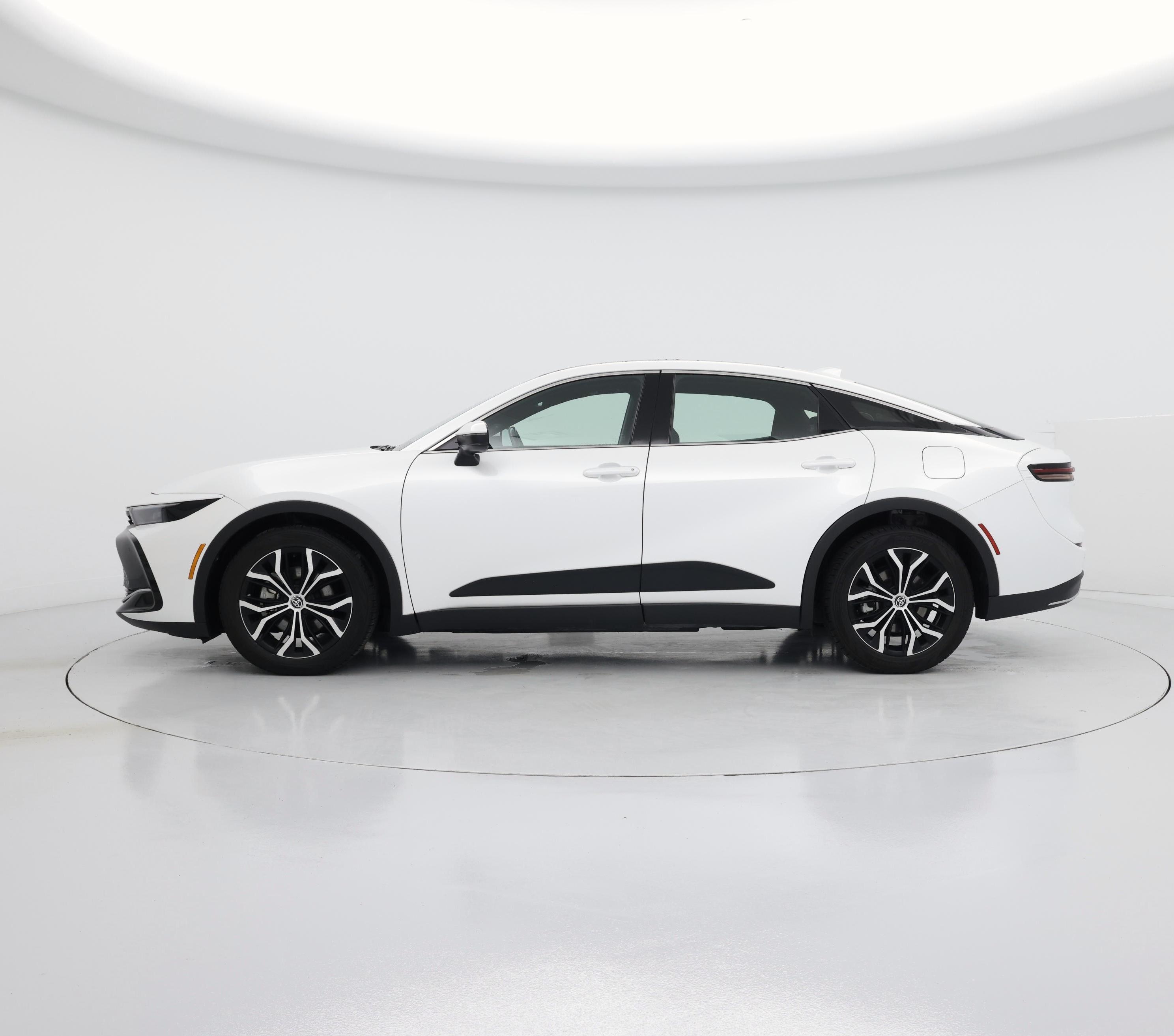 Thumbnail: 2023 Toyota Crown - 3