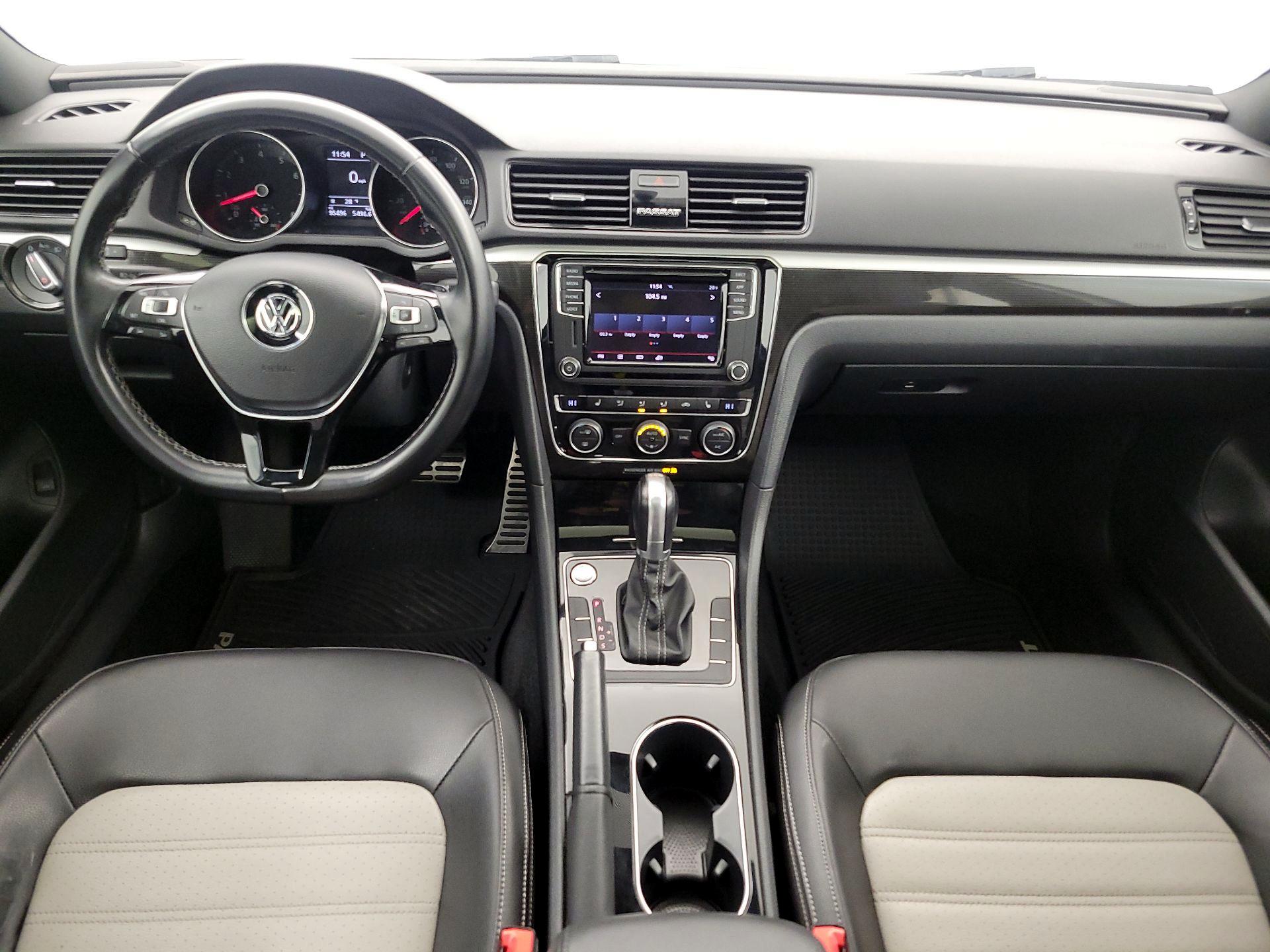 Thumbnail: 2018 Volkswagen Passat - 9