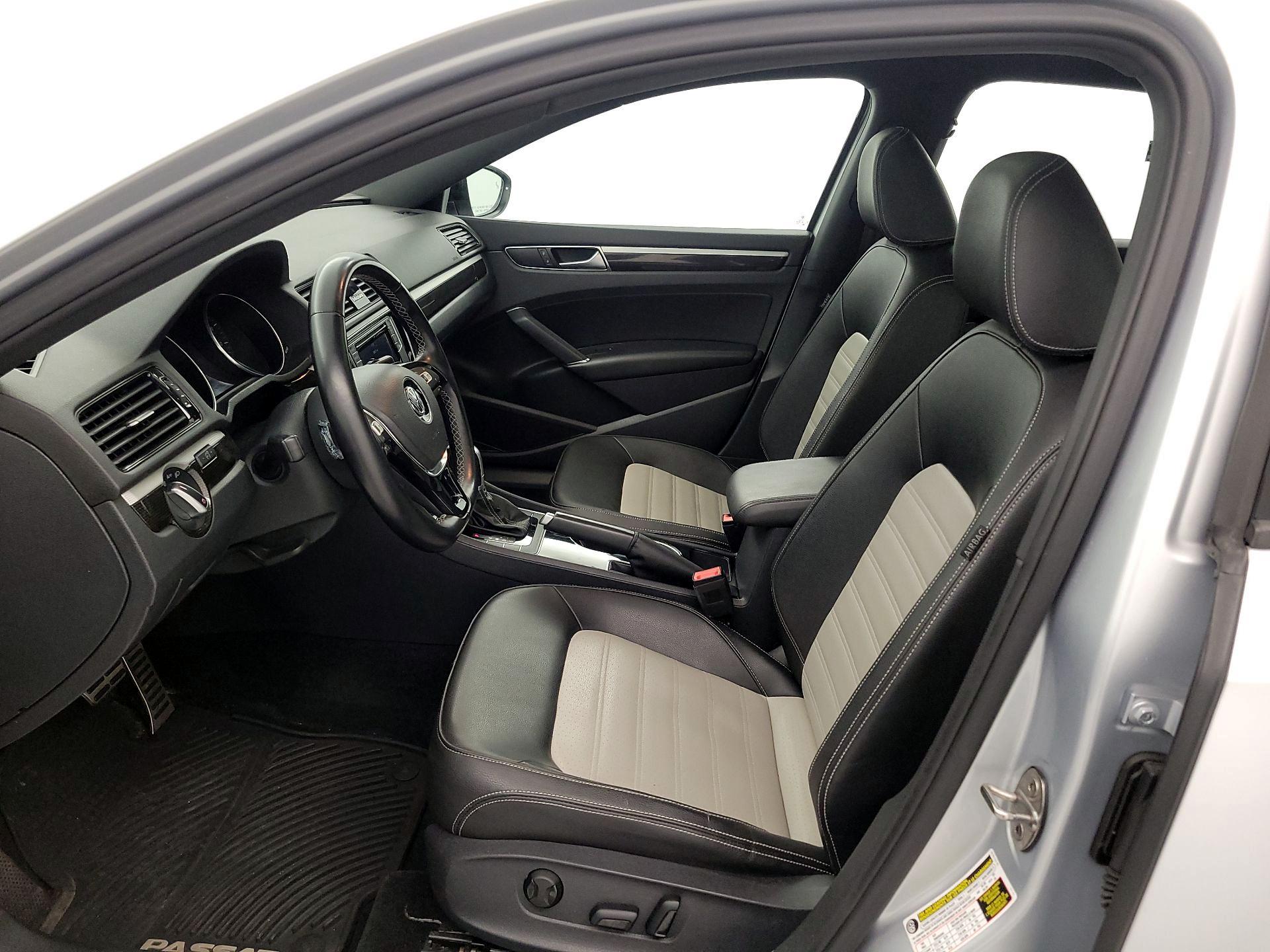 Thumbnail: 2018 Volkswagen Passat - 11