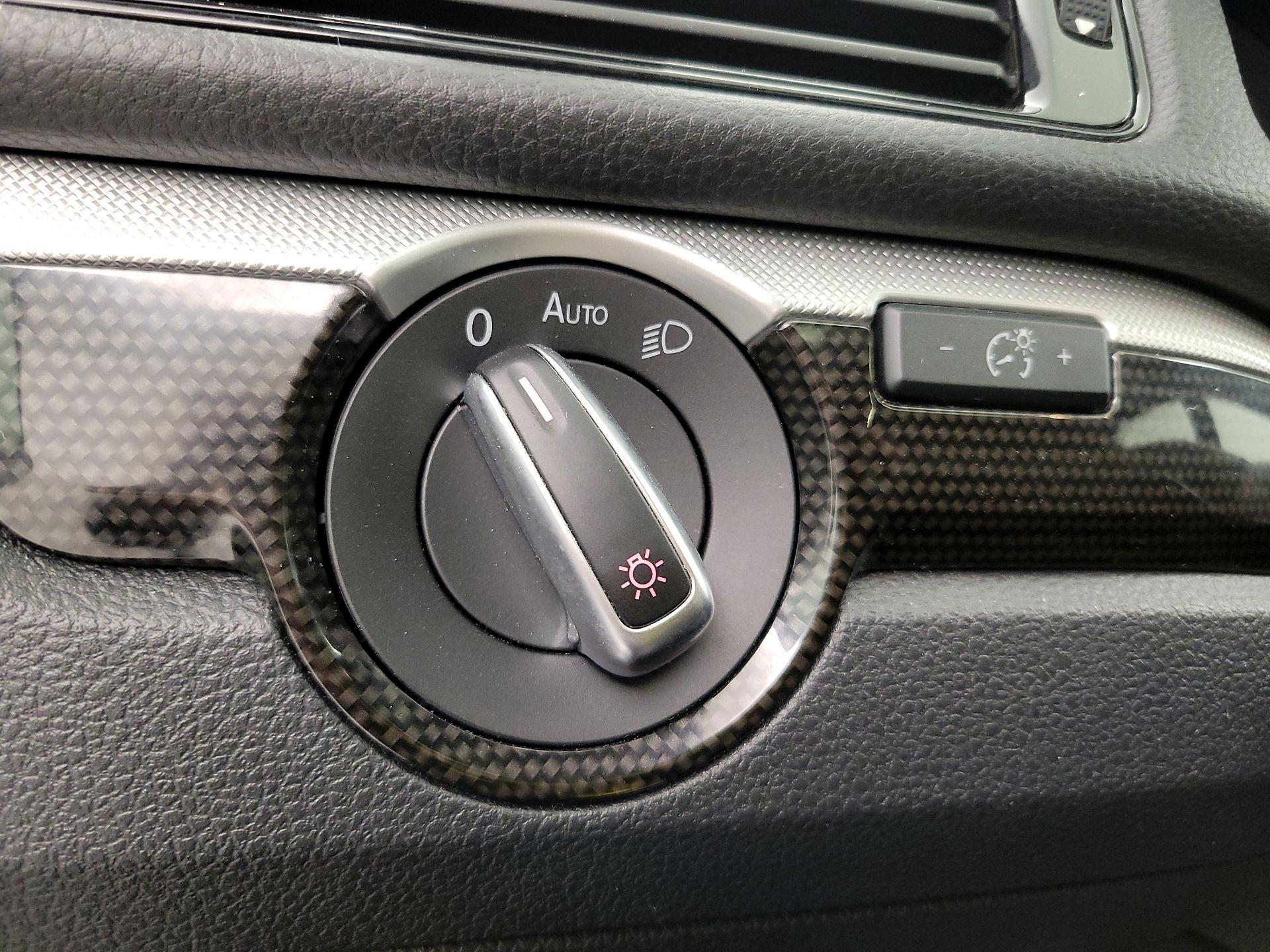 Thumbnail: 2018 Volkswagen Passat - 13