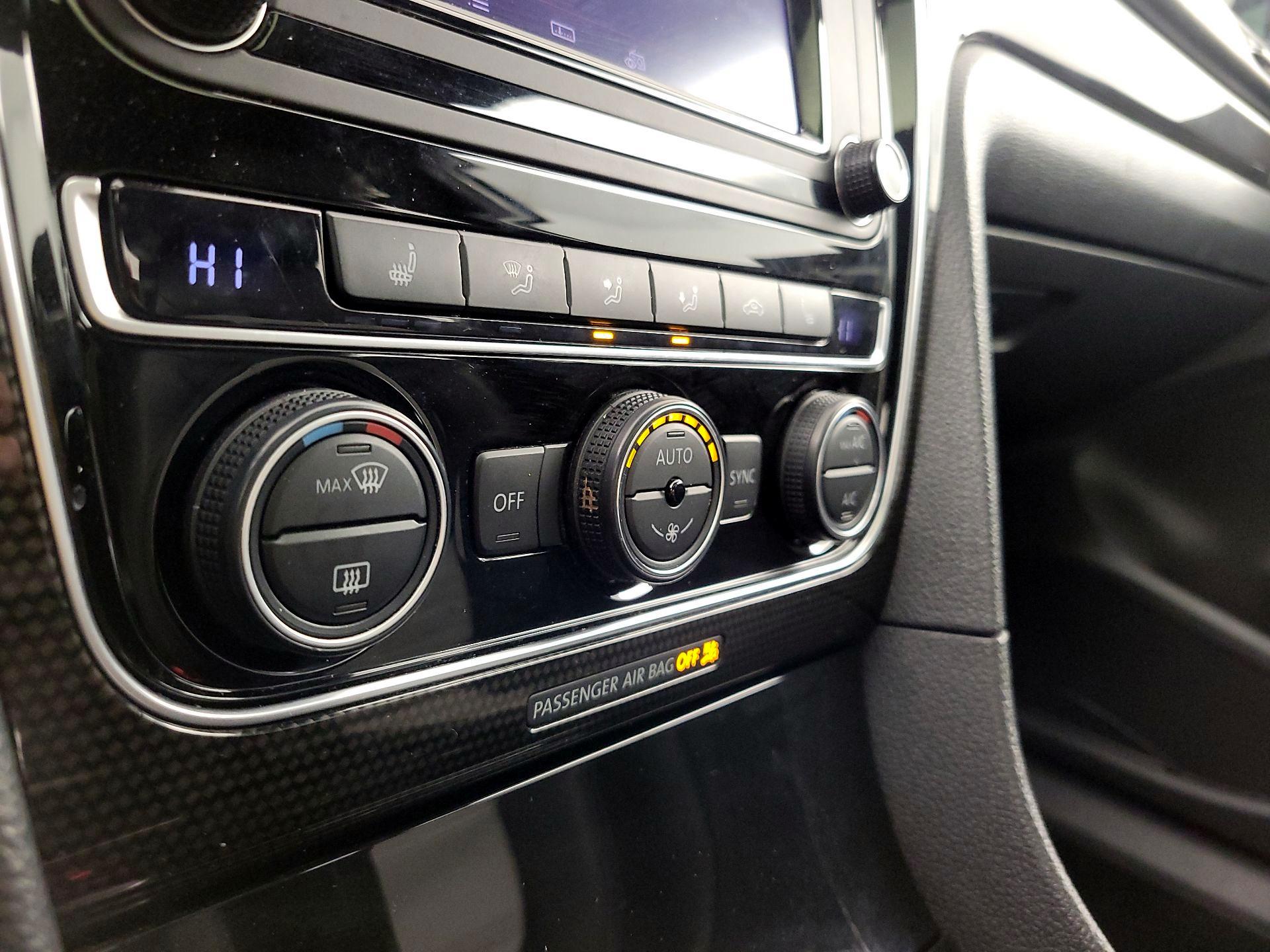 Thumbnail: 2018 Volkswagen Passat - 16