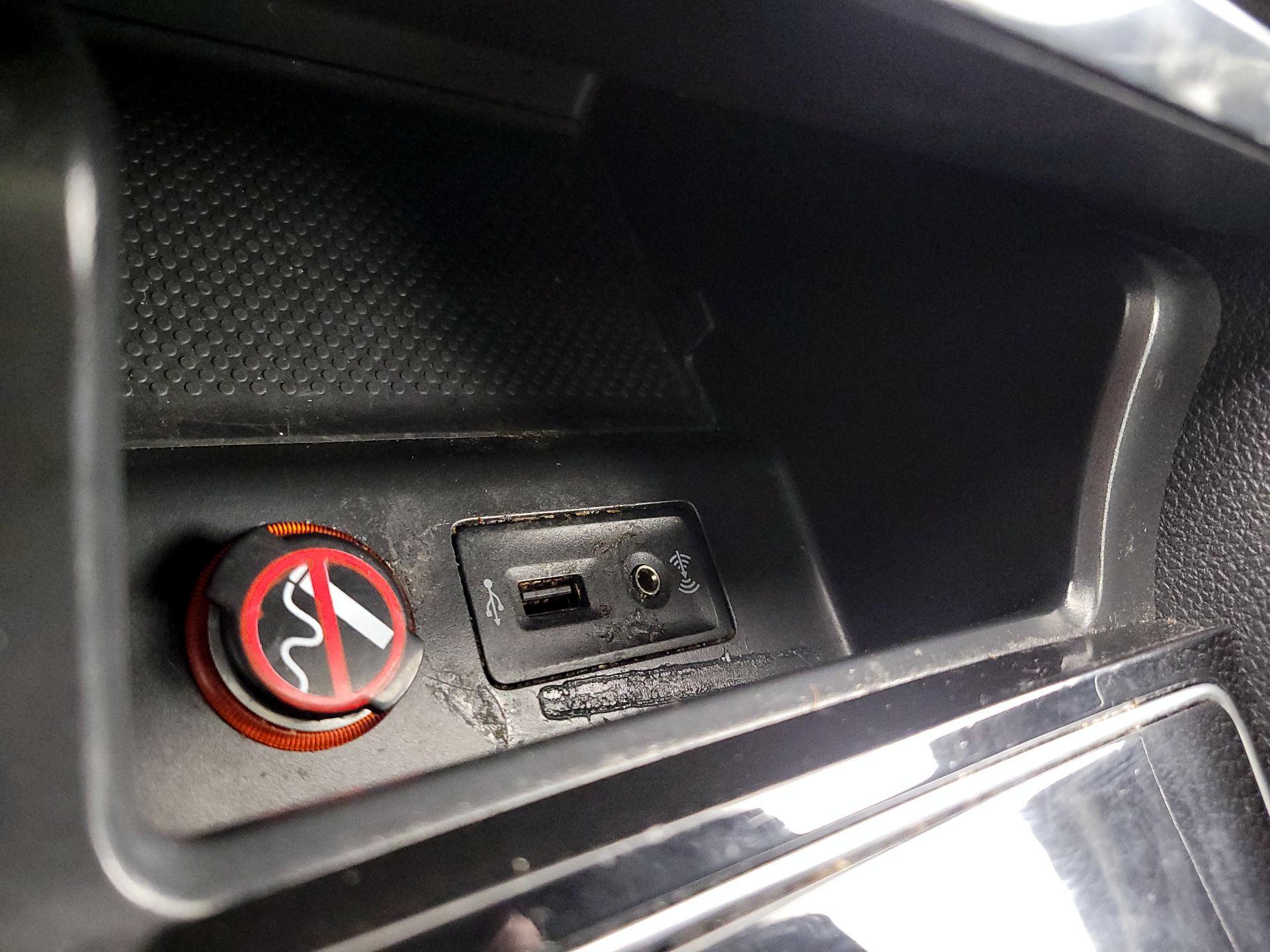 Thumbnail: 2018 Volkswagen Passat - 18