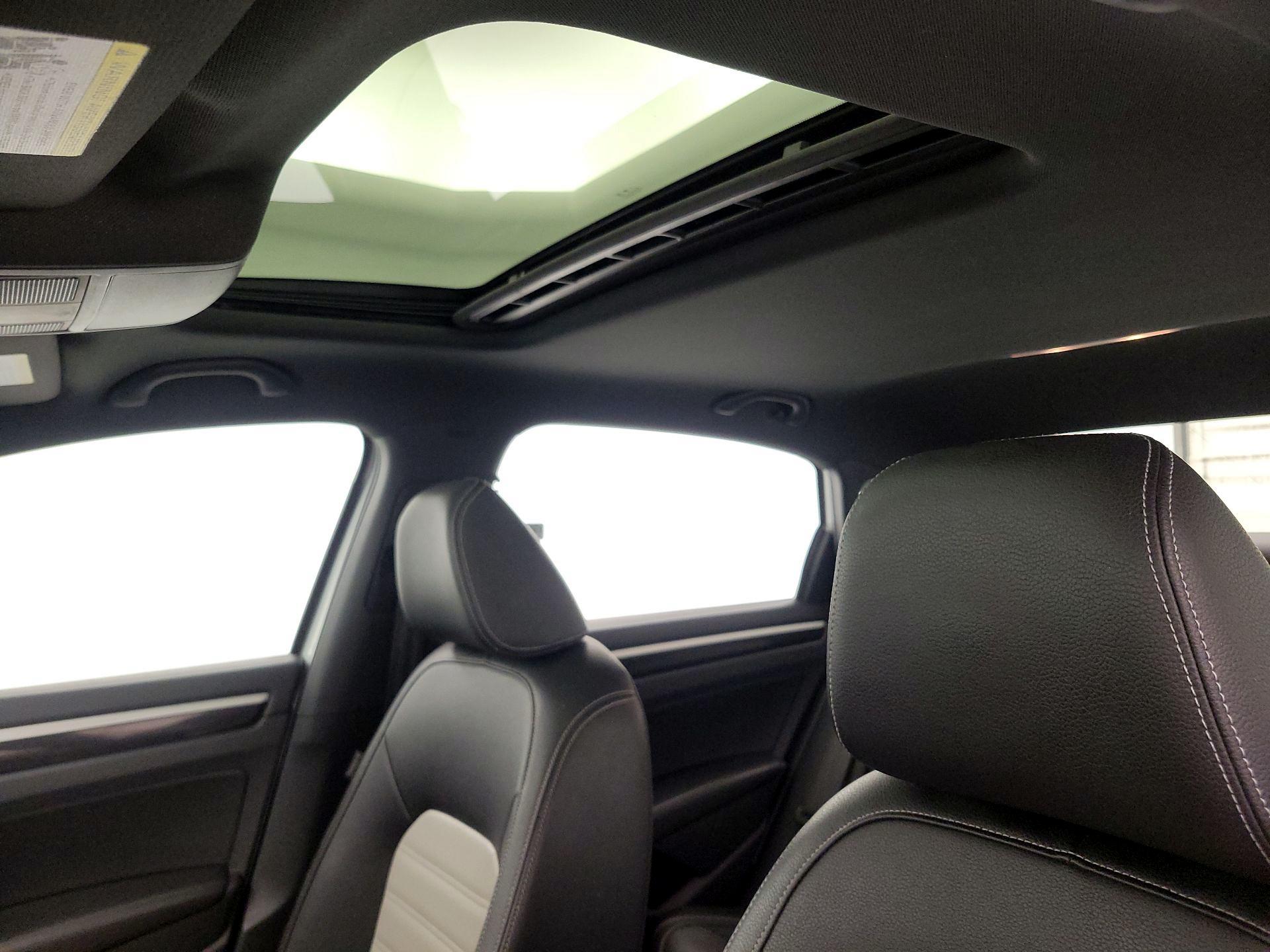 Thumbnail: 2018 Volkswagen Passat - 19