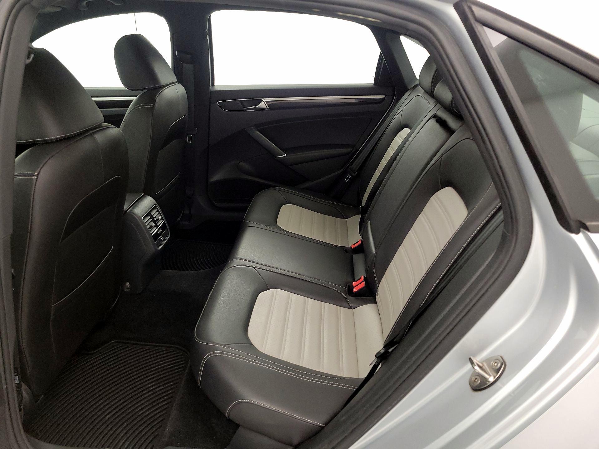 Thumbnail: 2018 Volkswagen Passat - 20