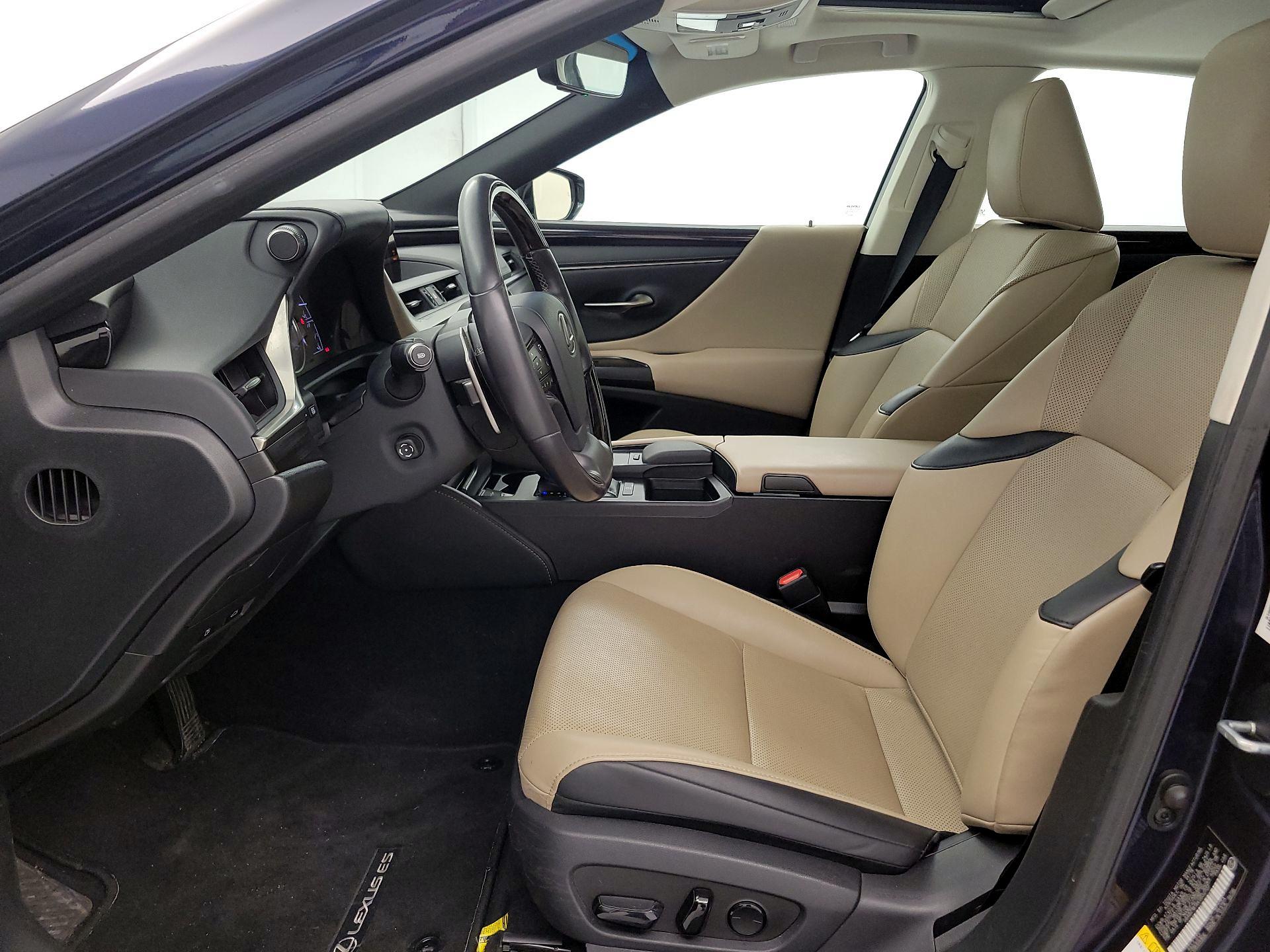 Thumbnail: 2019 Lexus ES - 11