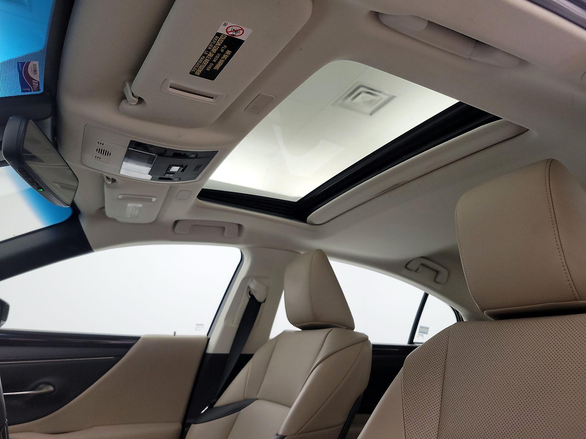 Thumbnail: 2019 Lexus ES - 20