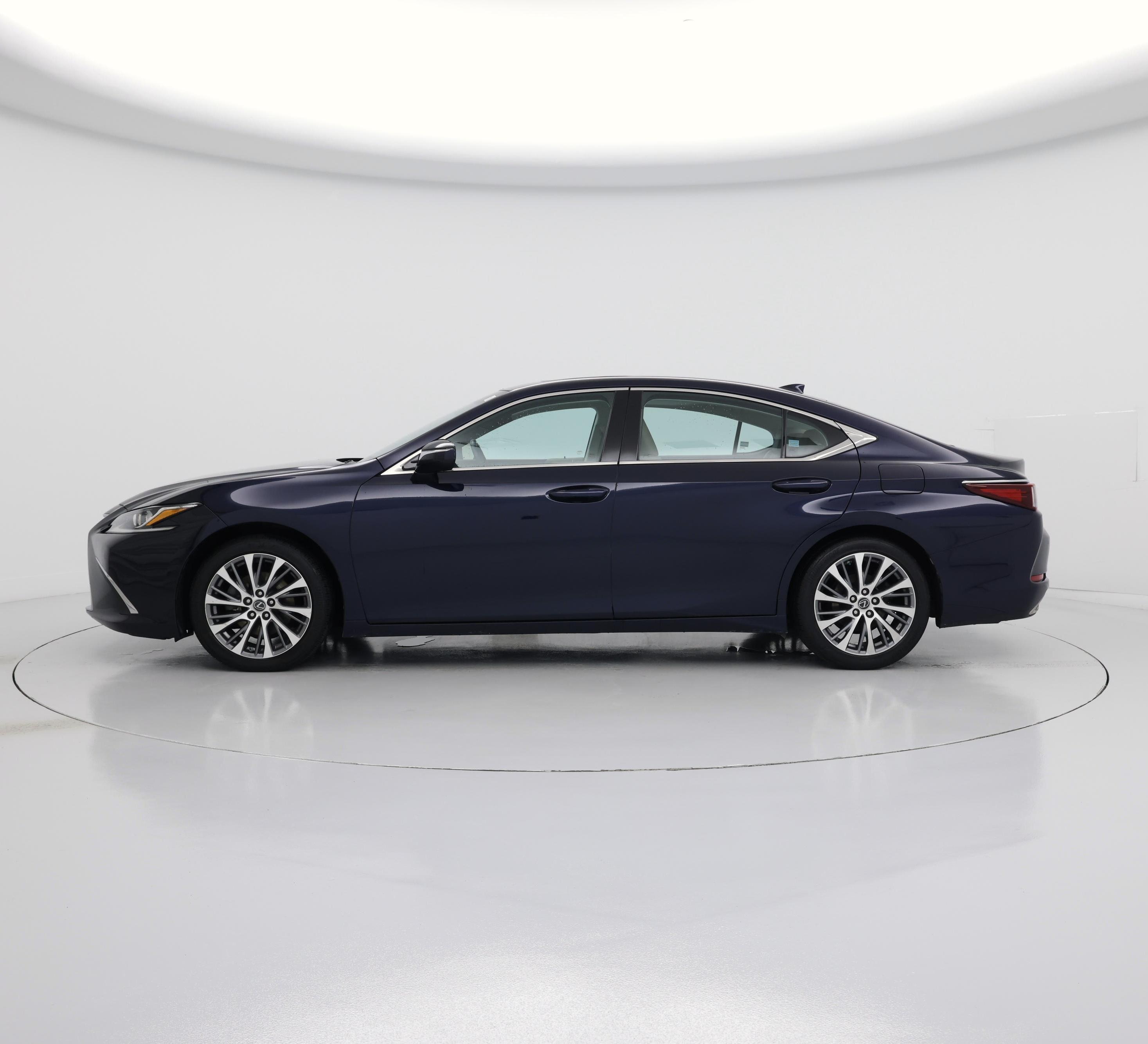 Thumbnail: 2019 Lexus ES - 3