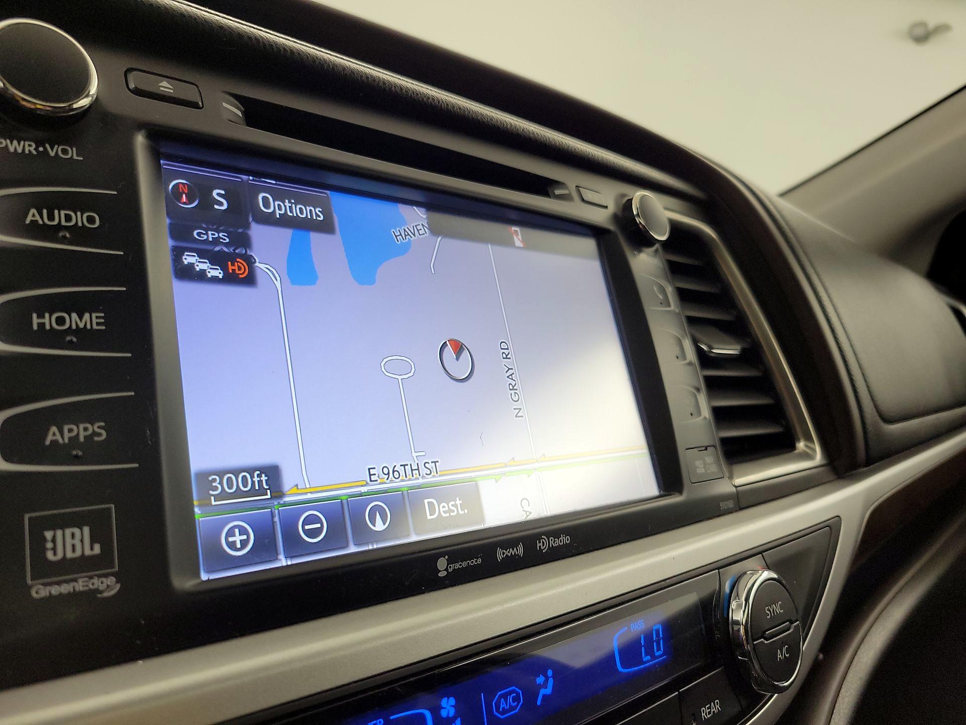 Thumbnail: 2016 Toyota Highlander - 14