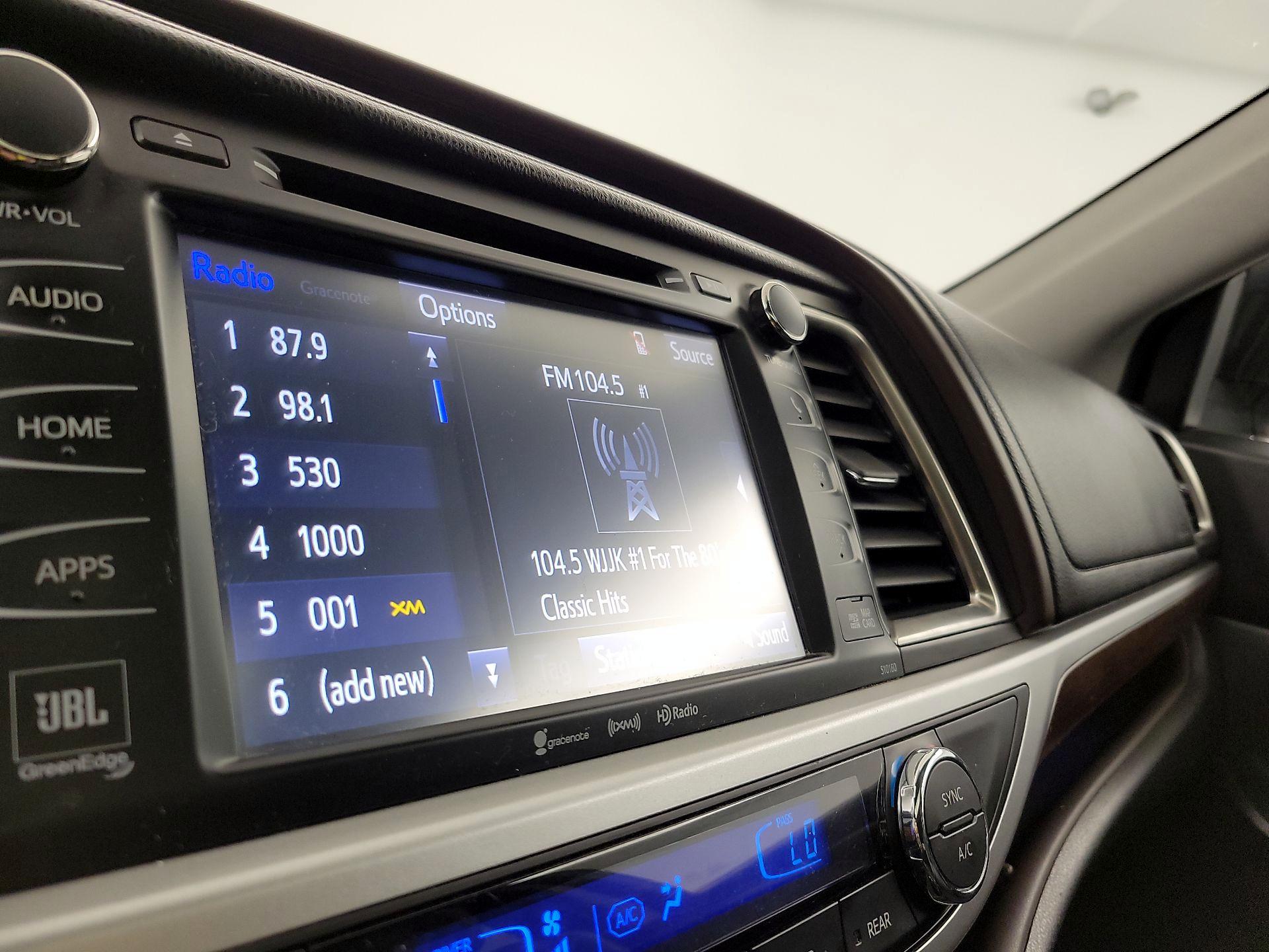 Thumbnail: 2016 Toyota Highlander - 16