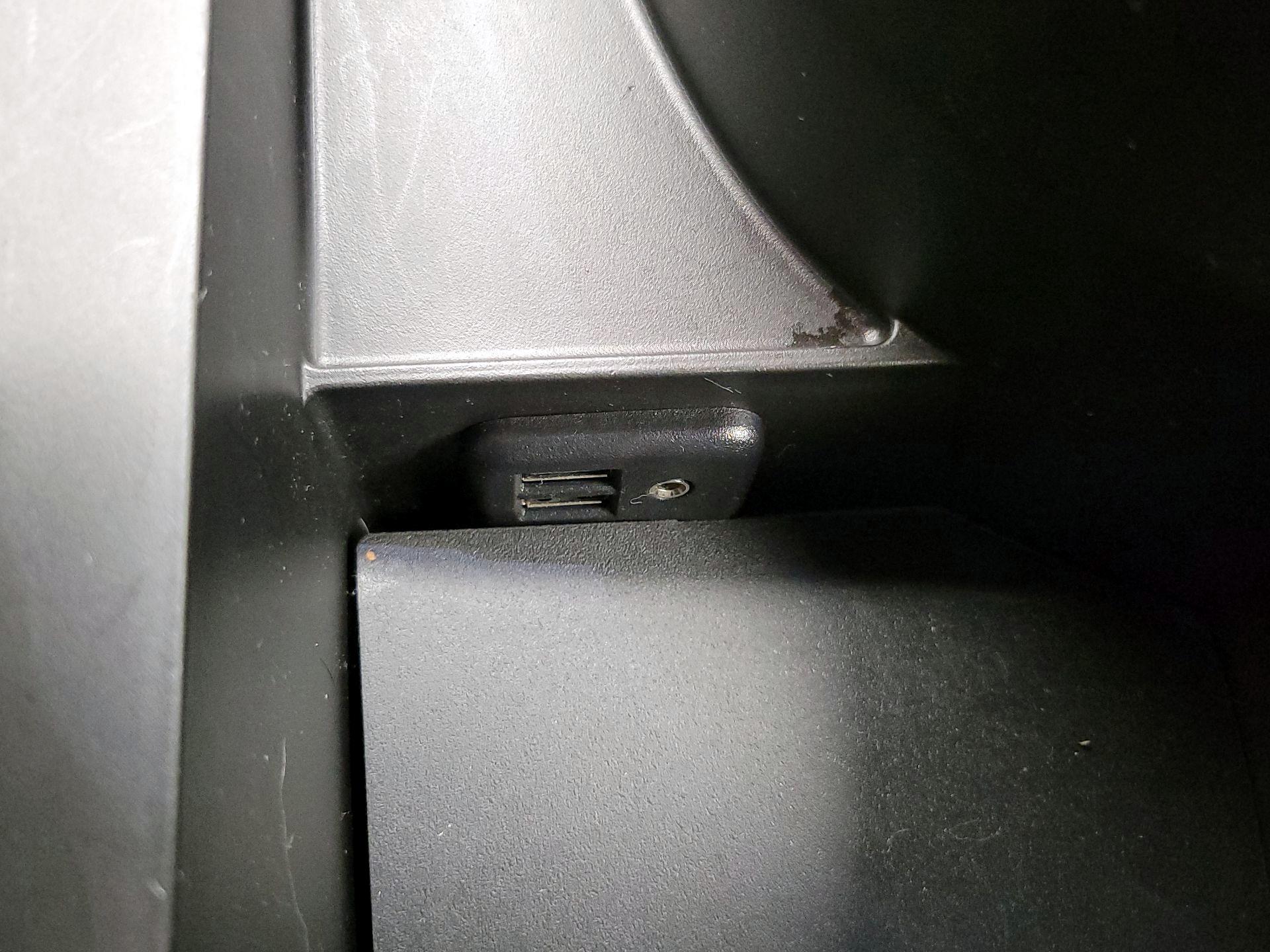 Thumbnail: 2019 Chevrolet Camaro - 18