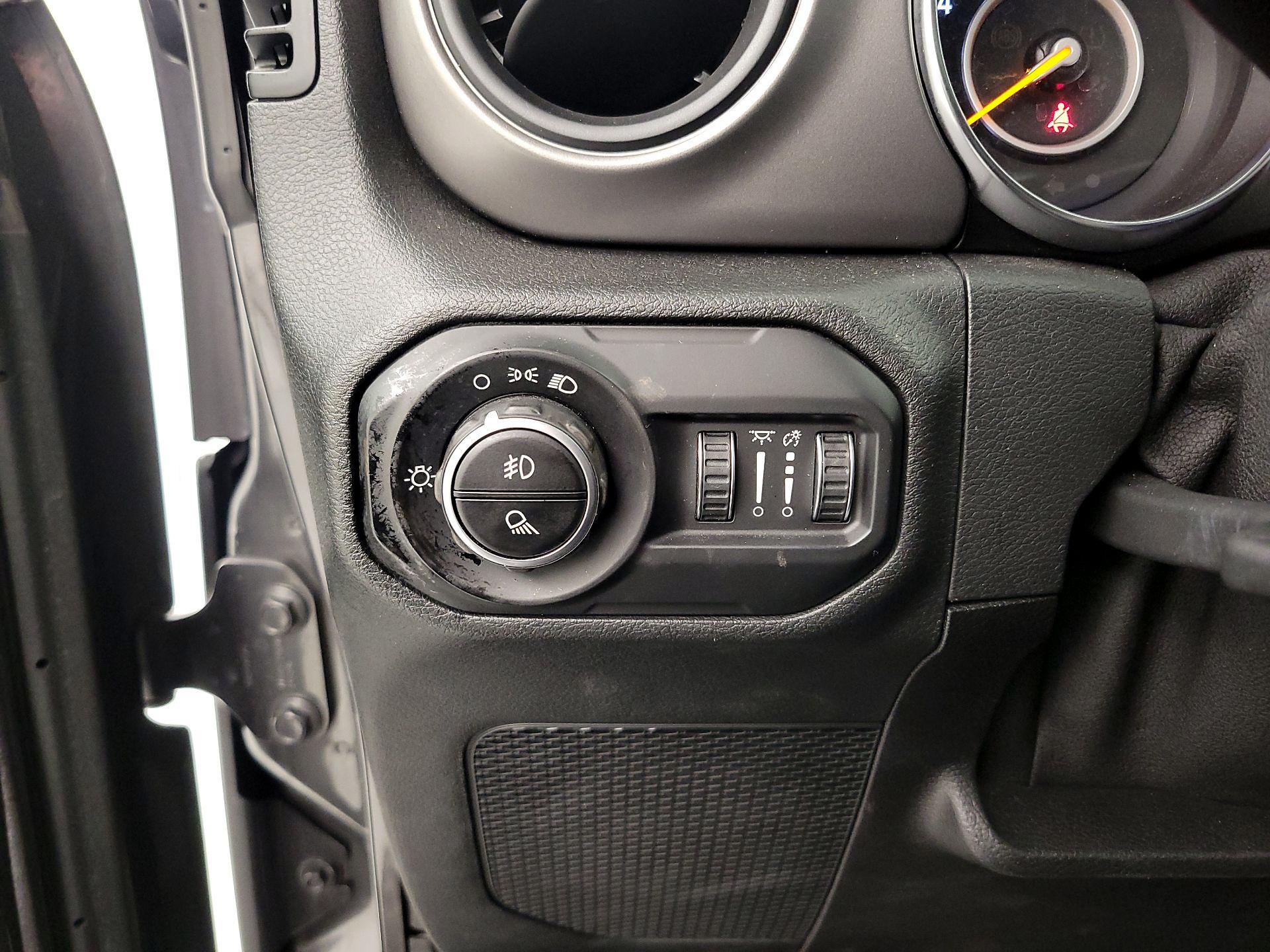 Thumbnail: 2021 Jeep Gladiator - 13