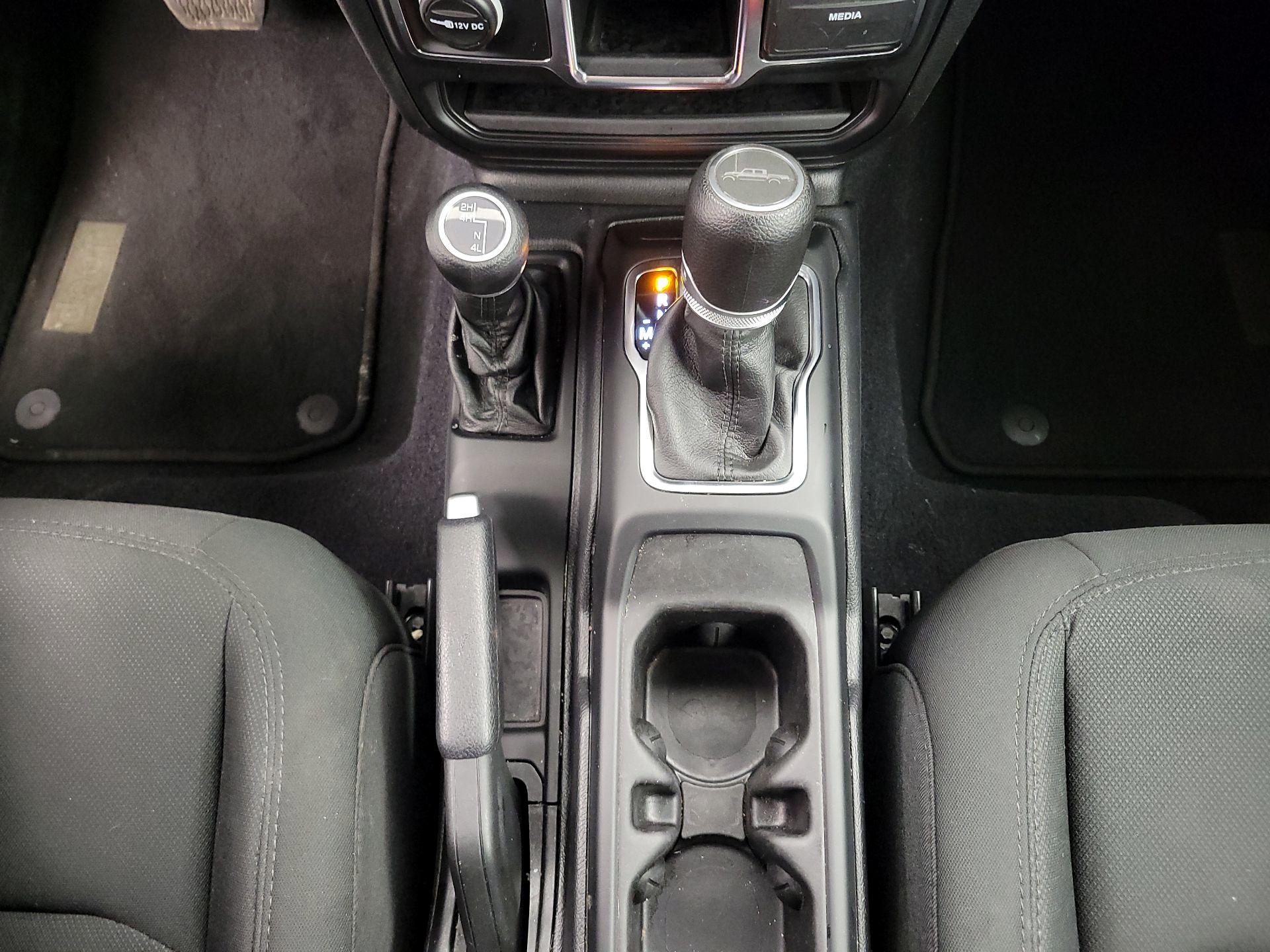 Thumbnail: 2021 Jeep Gladiator - 17