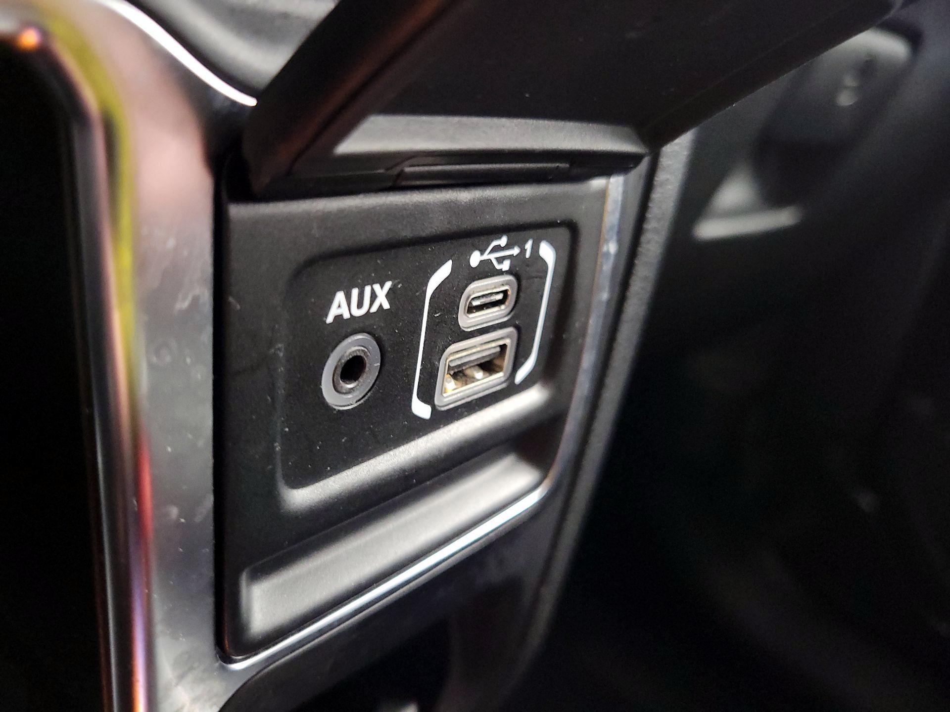 Thumbnail: 2021 Jeep Gladiator - 18