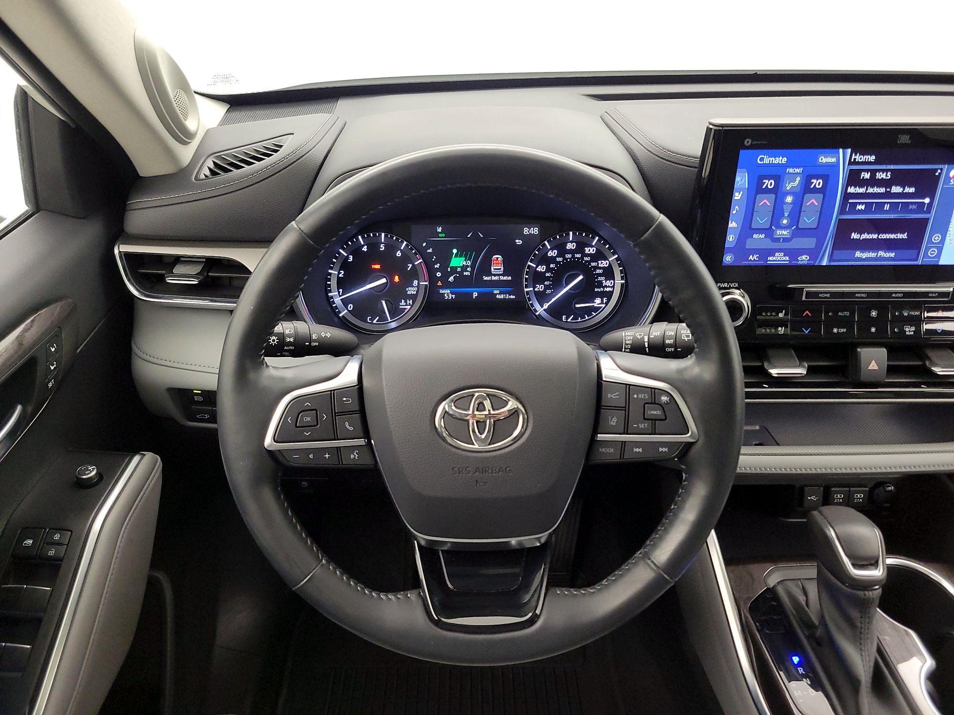 Thumbnail: 2021 Toyota Highlander - 10