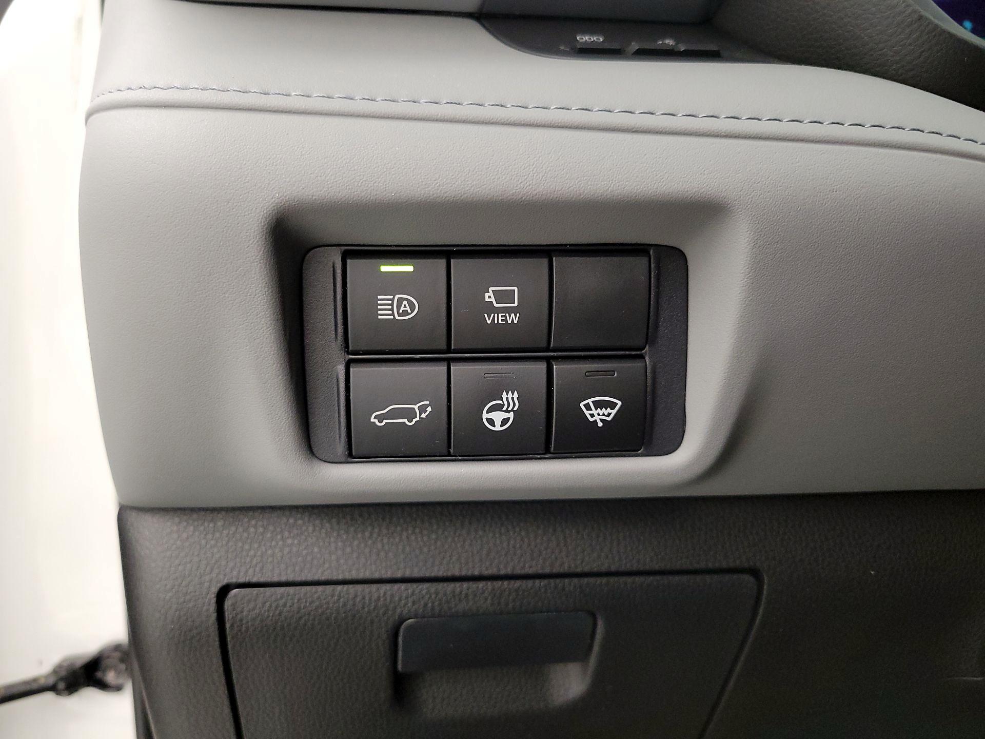 Thumbnail: 2021 Toyota Highlander - 13