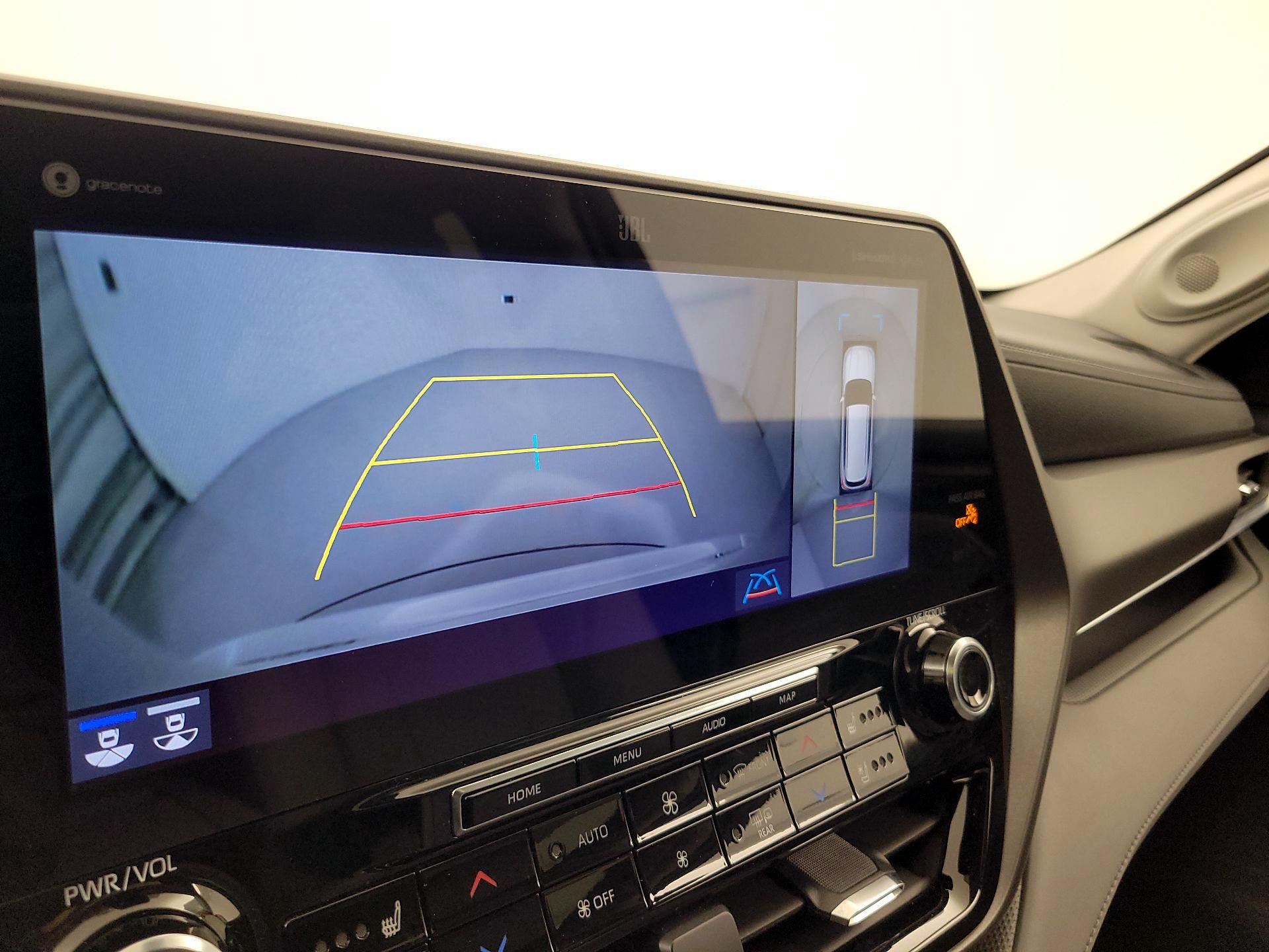 Thumbnail: 2021 Toyota Highlander - 15