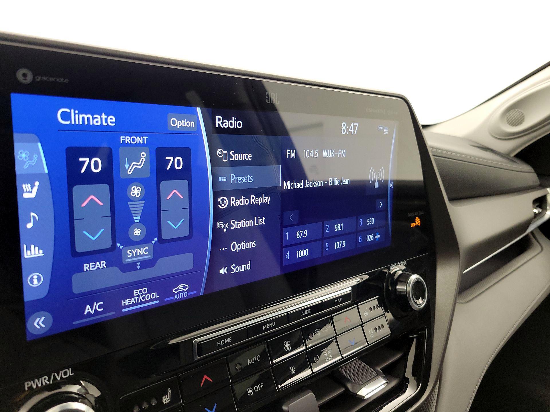 Thumbnail: 2021 Toyota Highlander - 16