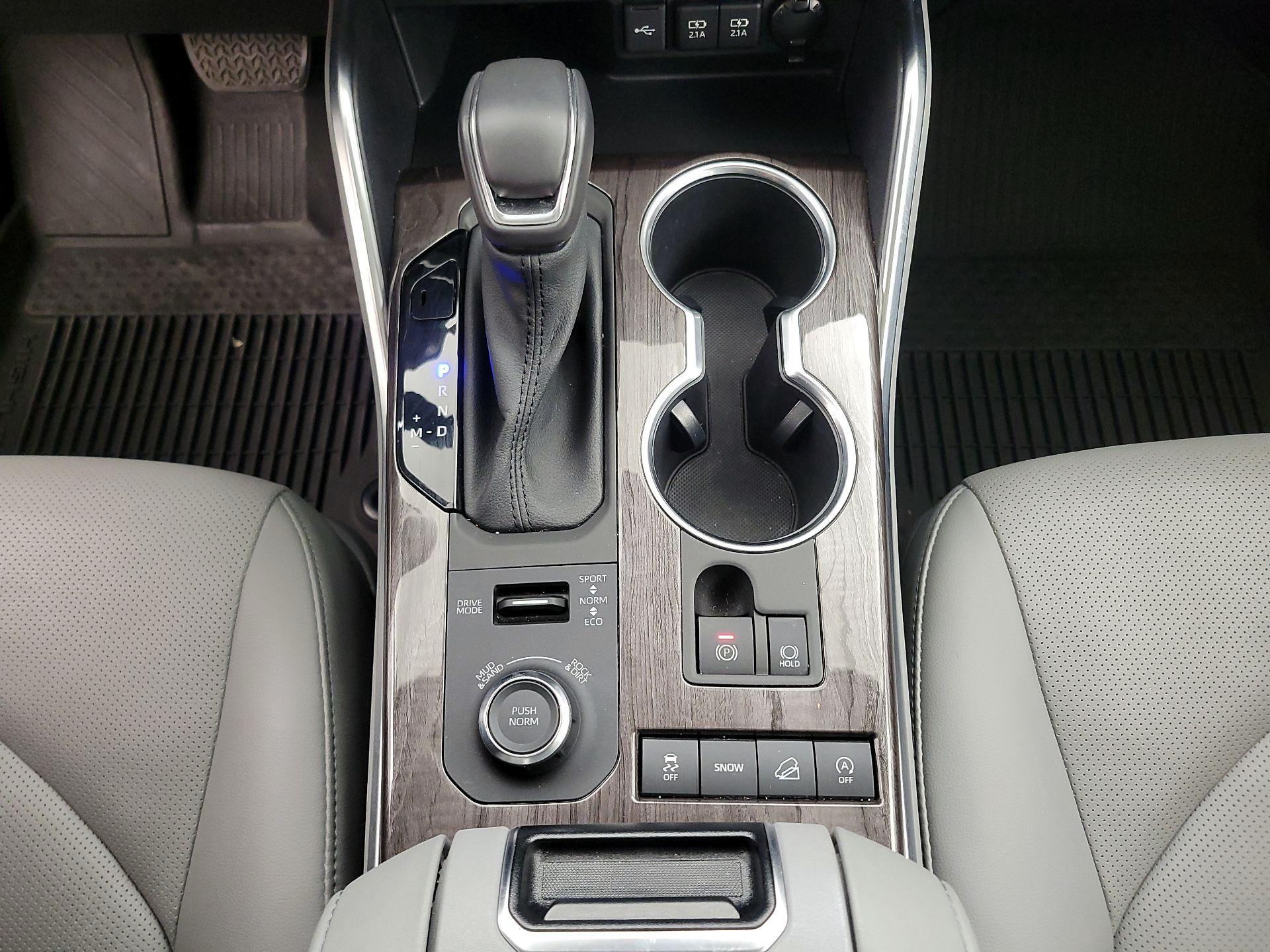 Thumbnail: 2021 Toyota Highlander - 18