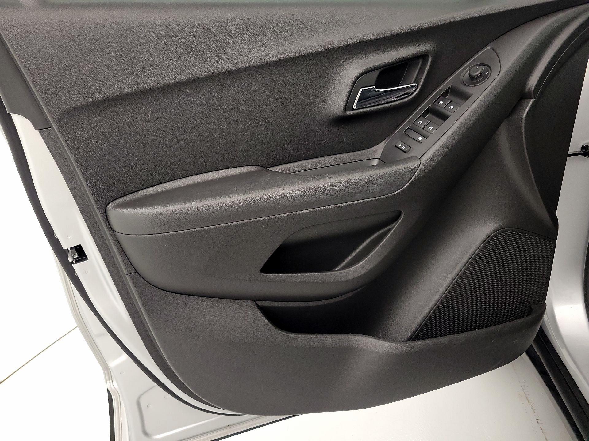 Thumbnail: 2020 Chevrolet Trax - 12