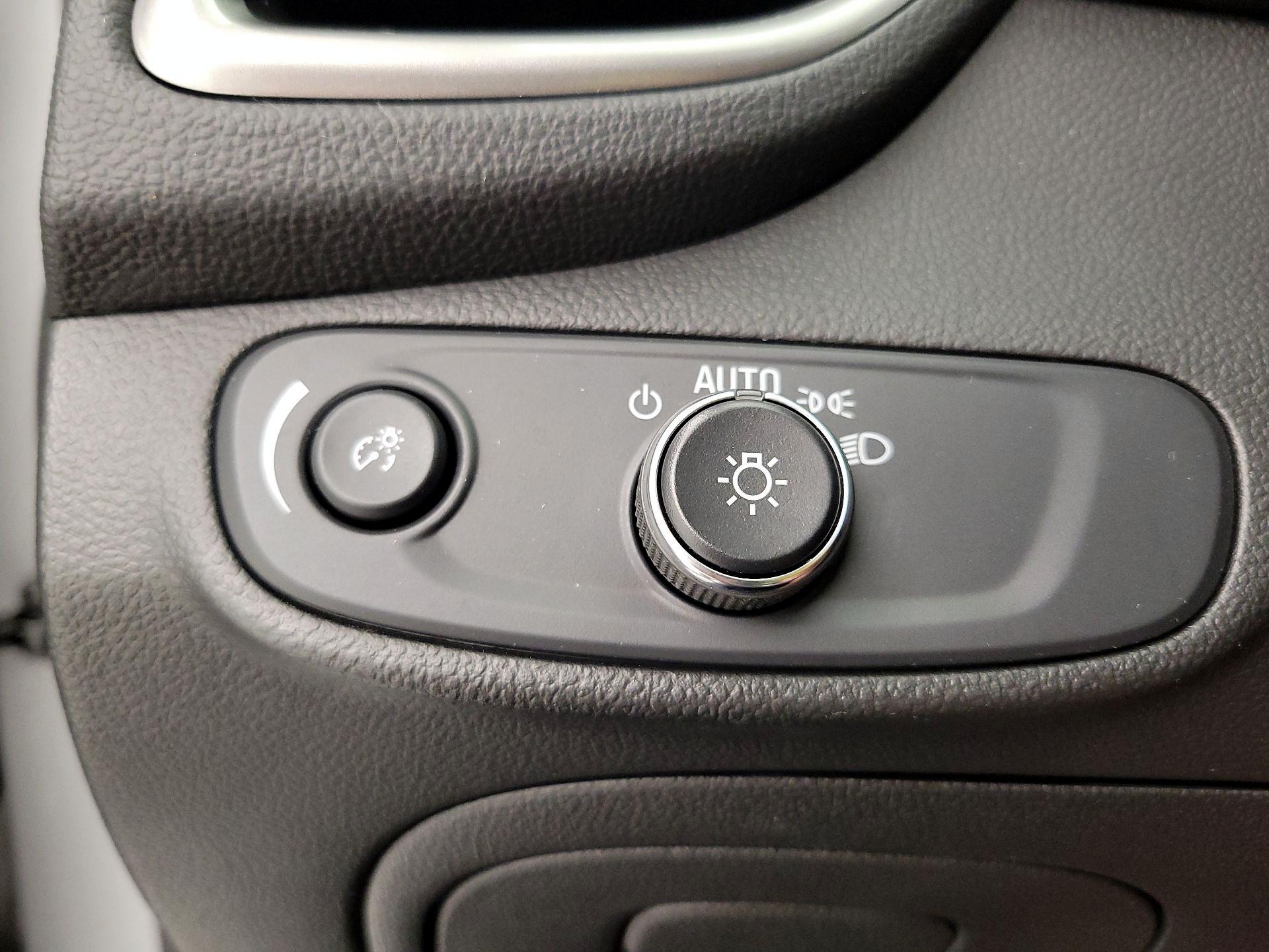 Thumbnail: 2020 Chevrolet Trax - 13