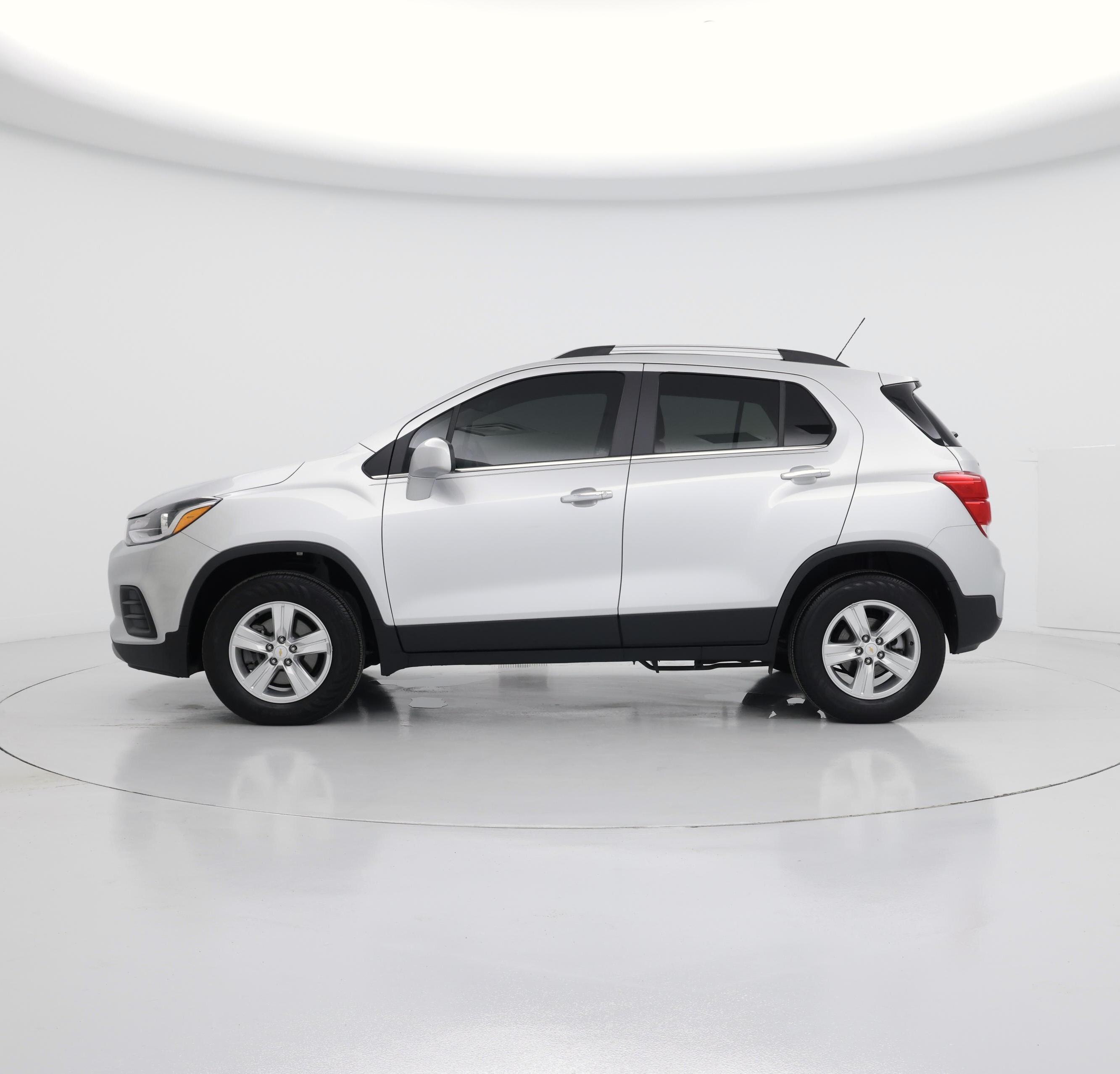 Thumbnail: 2020 Chevrolet Trax - 3