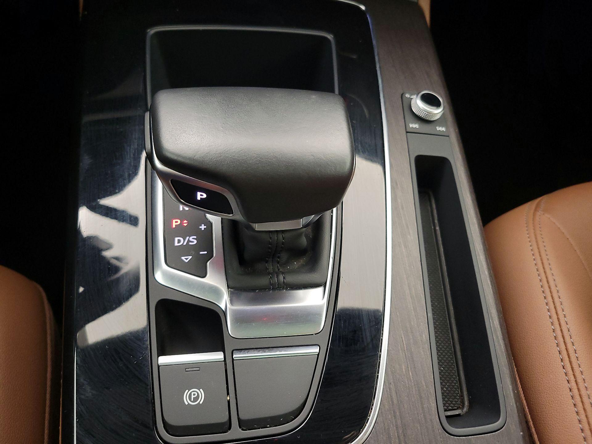 Thumbnail: 2022 Audi Q5 - 17