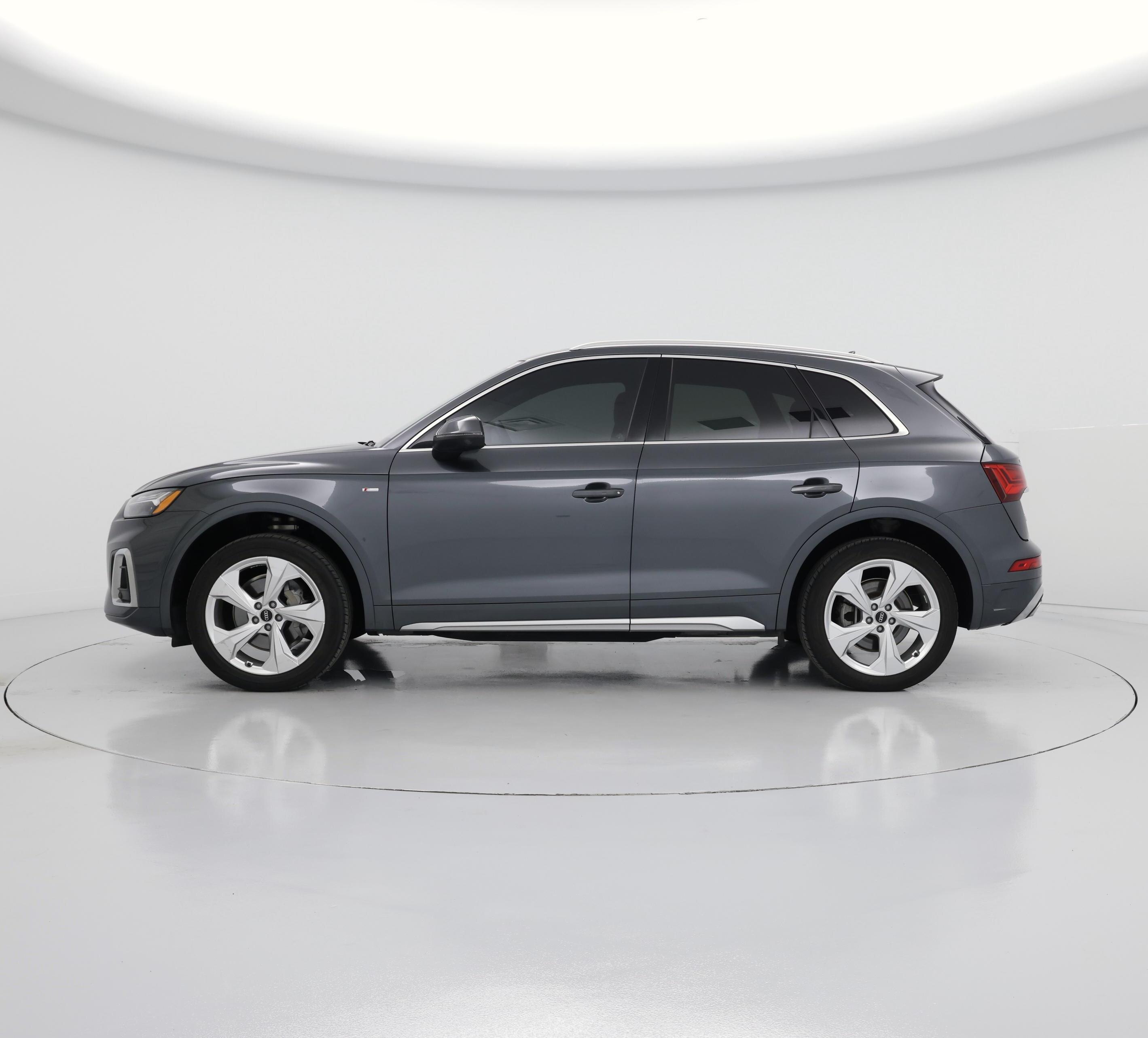 Thumbnail: 2022 Audi Q5 - 3