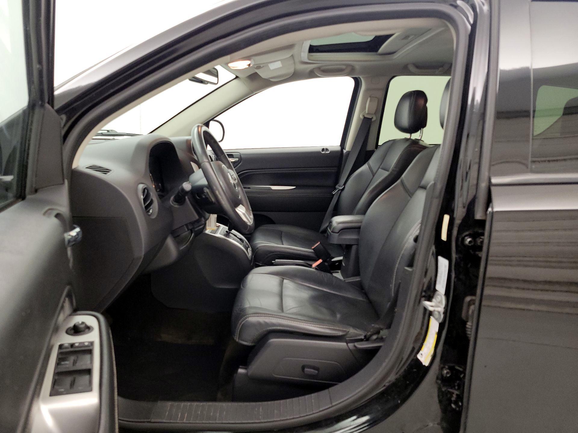 Thumbnail: 2016 Jeep Compass - 11