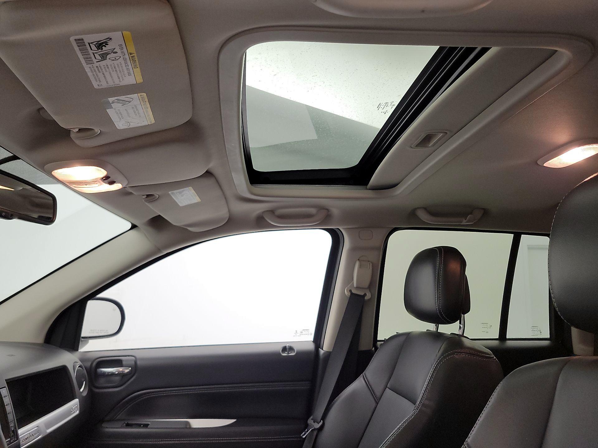 Thumbnail: 2016 Jeep Compass - 18
