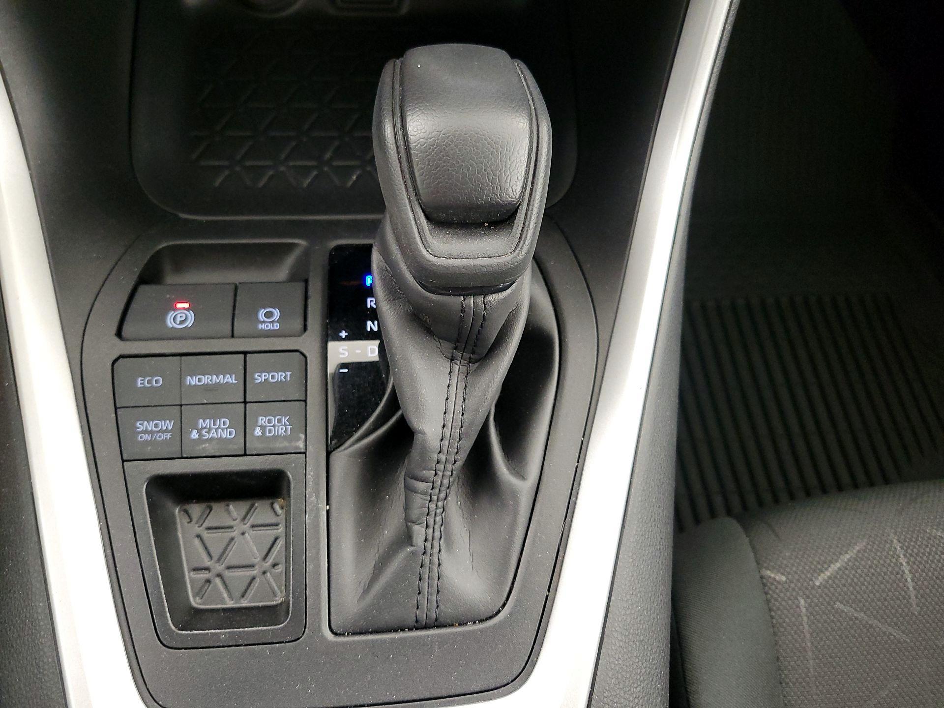 Thumbnail: 2024 Toyota RAV4 - 17