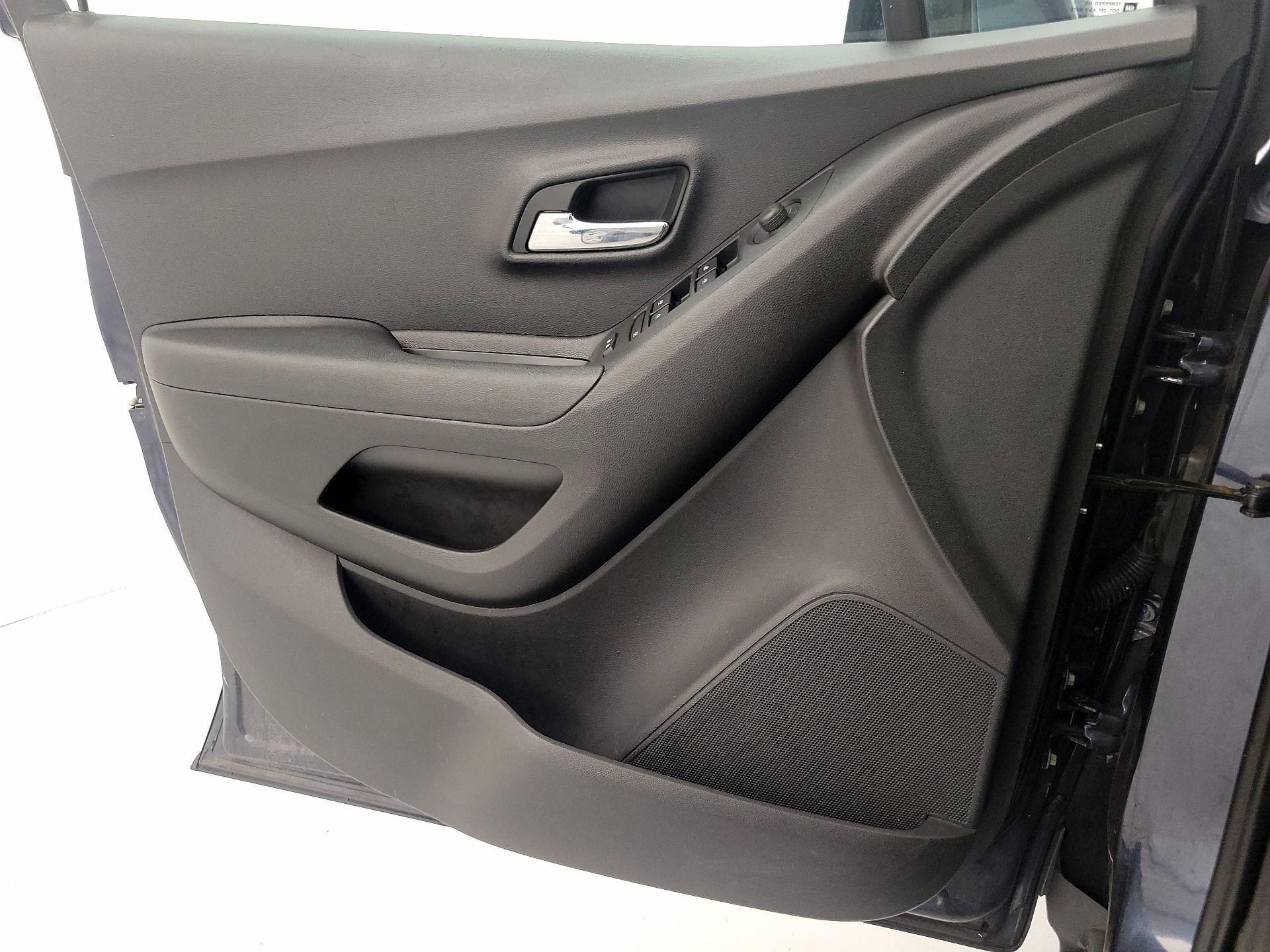 Thumbnail: 2019 Chevrolet Trax - 12