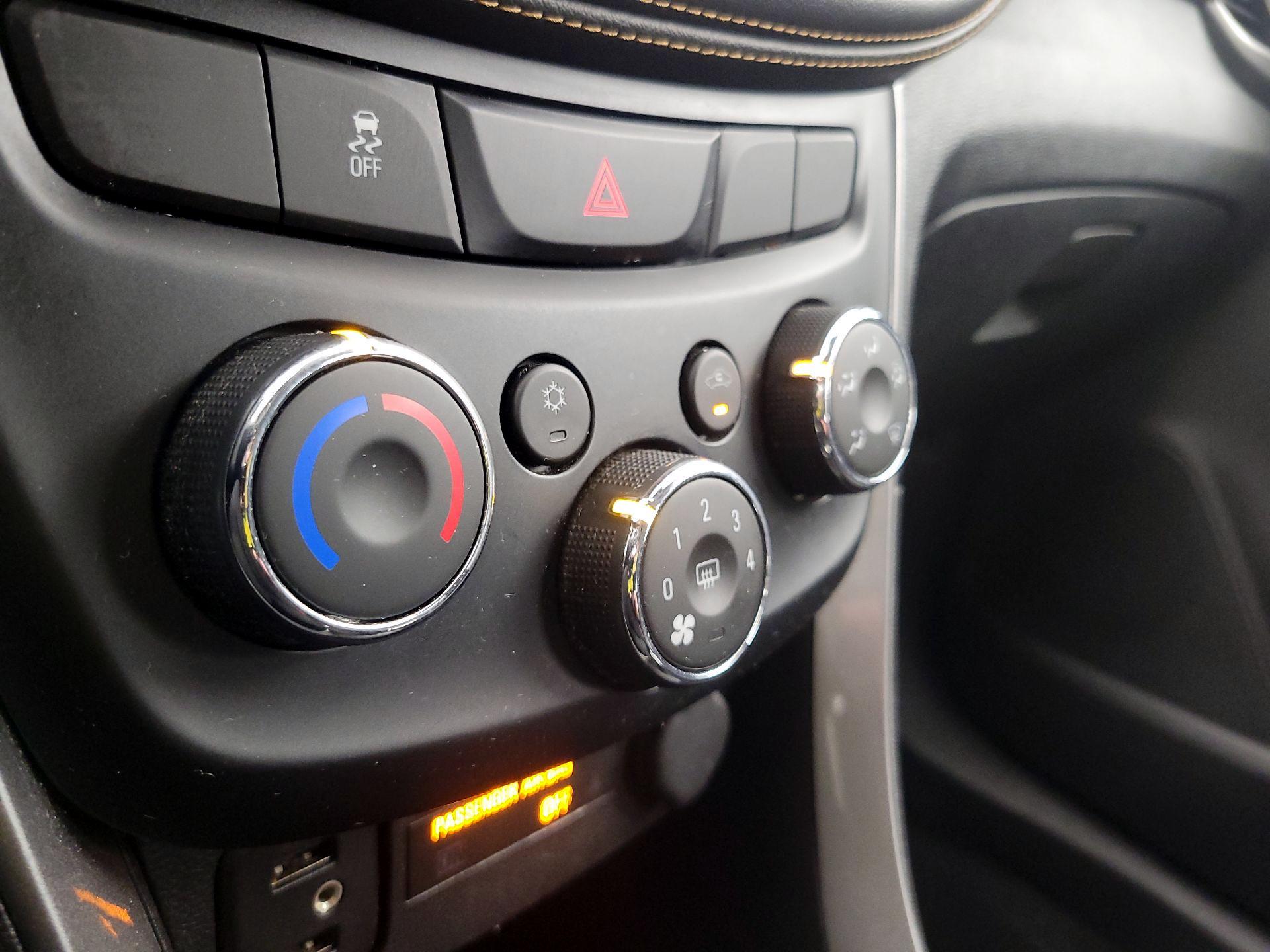 Thumbnail: 2019 Chevrolet Trax - 16