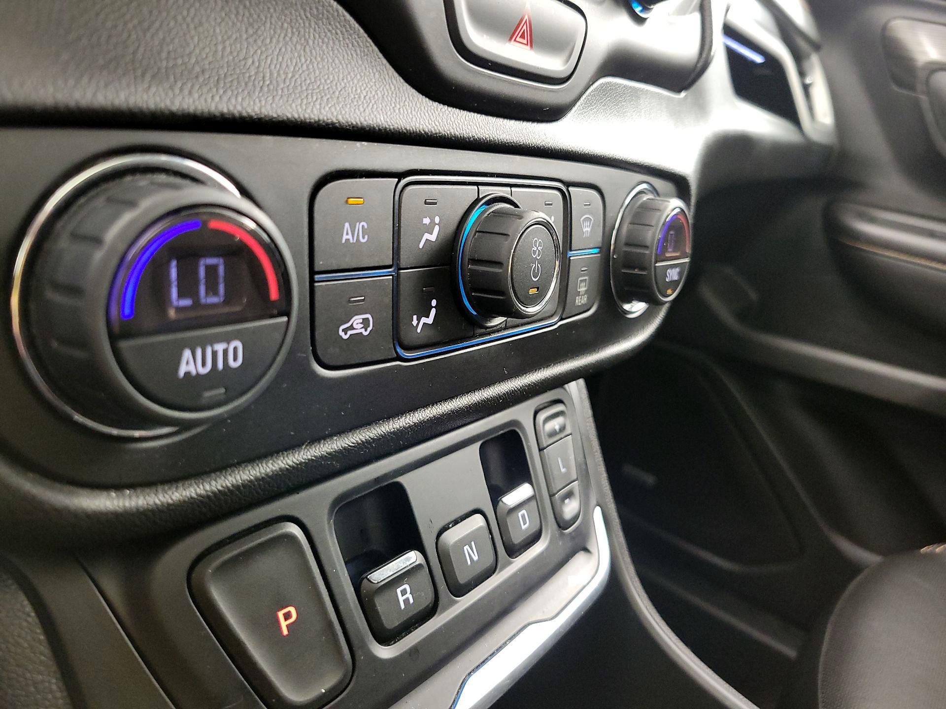 Thumbnail: 2018 GMC Terrain - 16