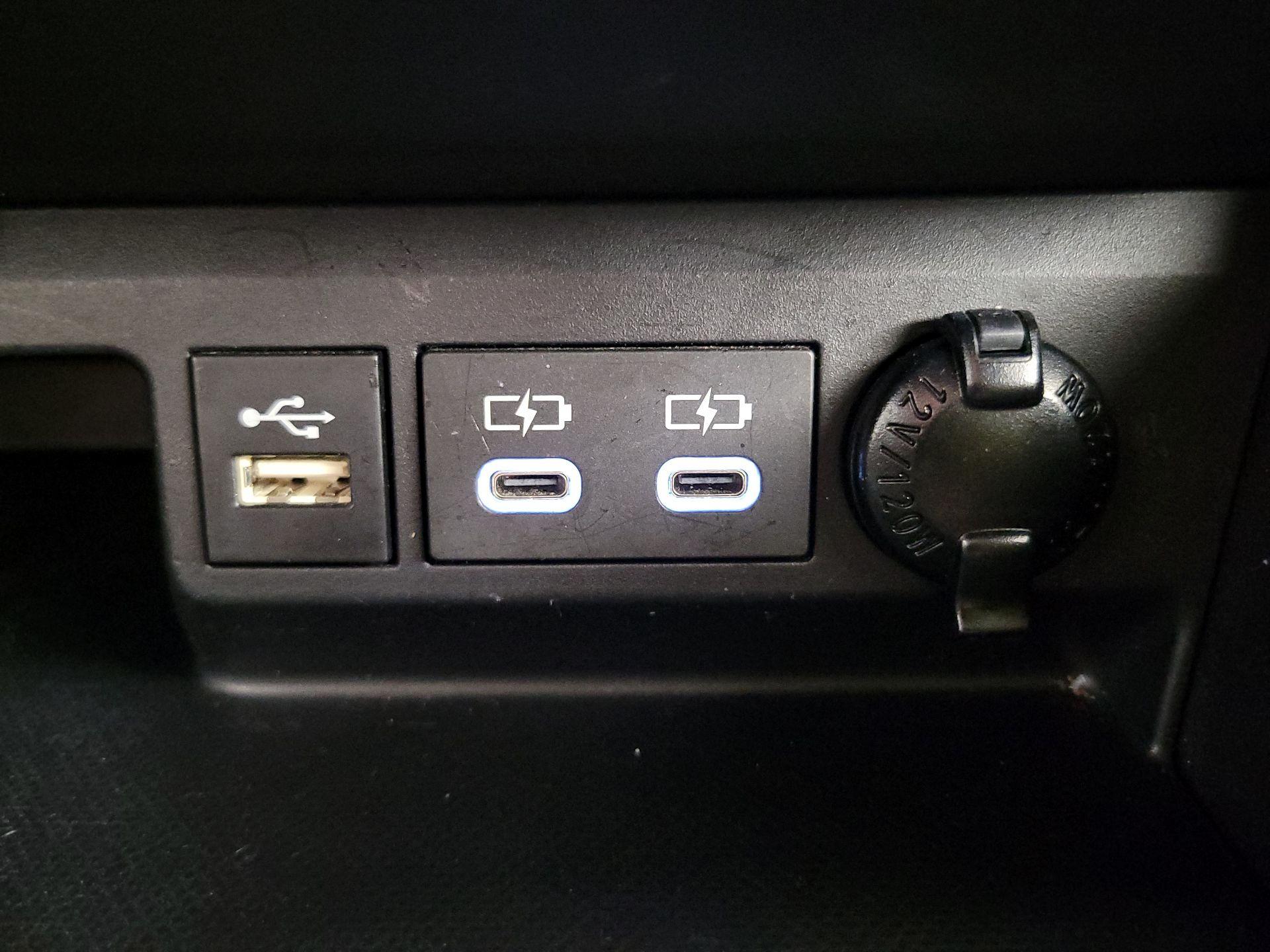 Thumbnail: 2023 Toyota Highlander - 18