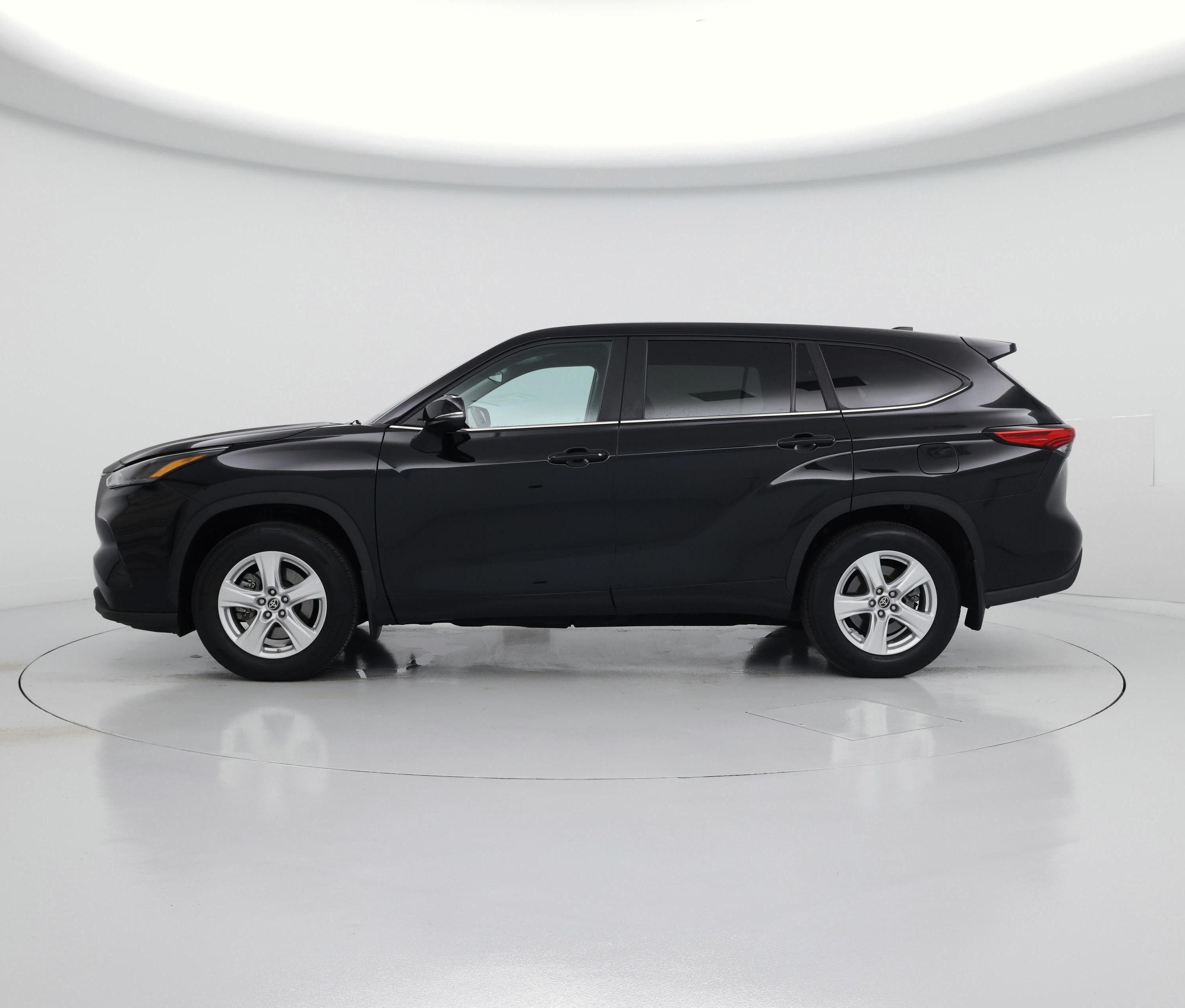 Thumbnail: 2023 Toyota Highlander - 3