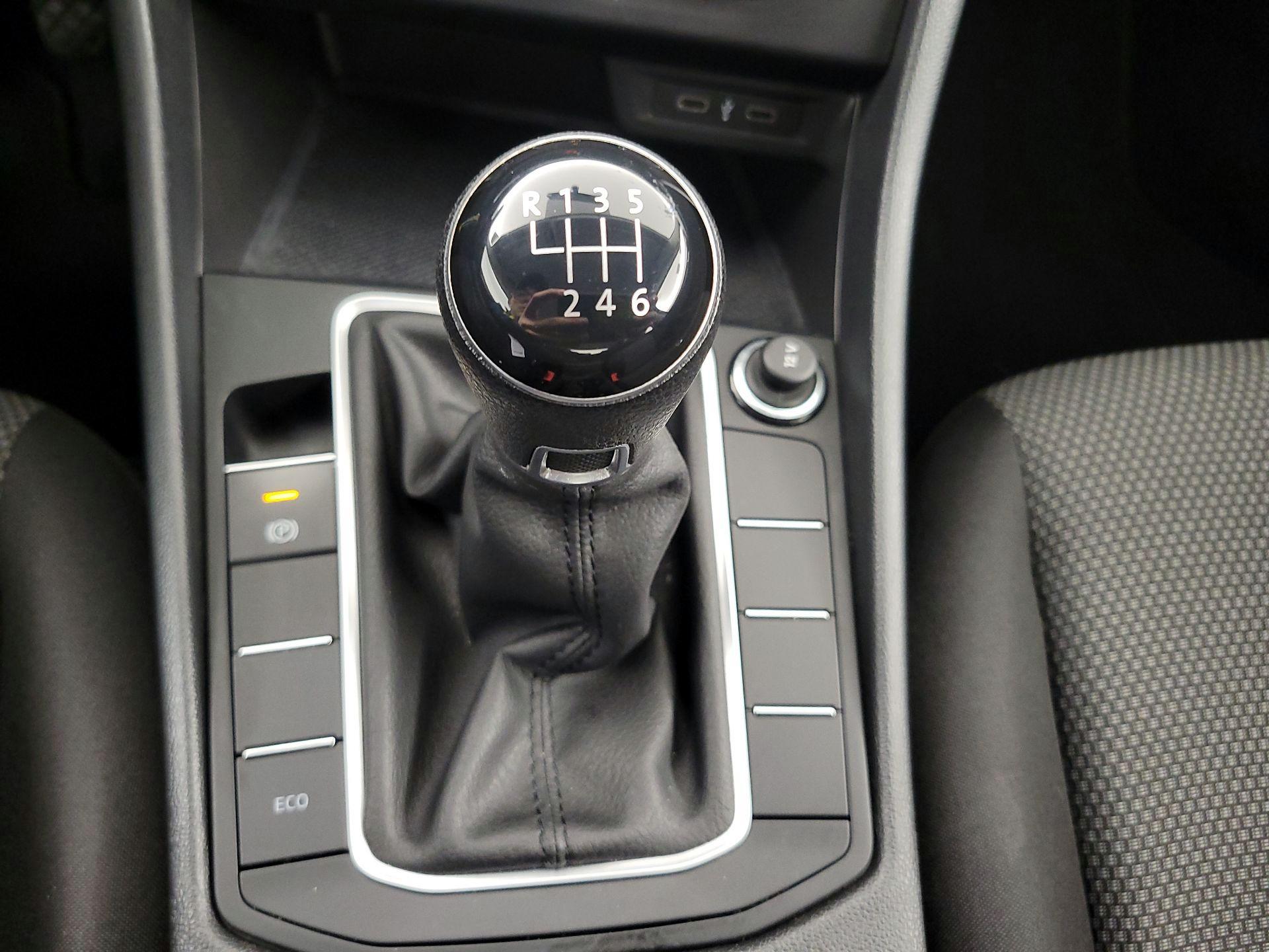 Thumbnail: 2020 Volkswagen Jetta - 17