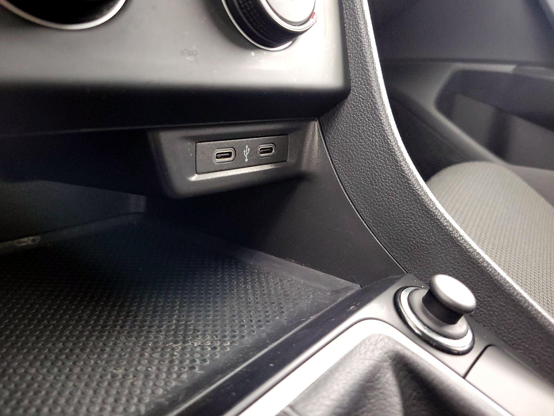 Thumbnail: 2020 Volkswagen Jetta - 18