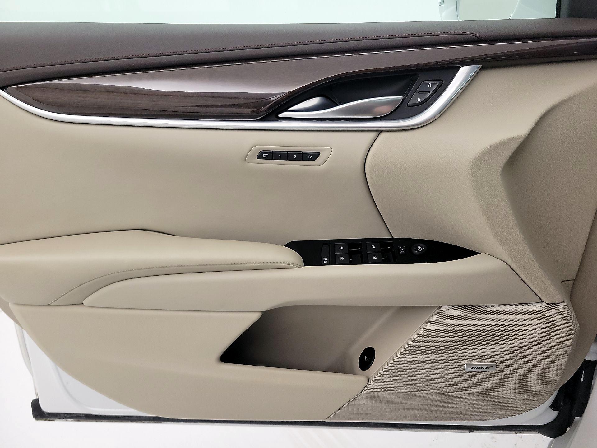 Thumbnail: 2016 Cadillac XTS - 12