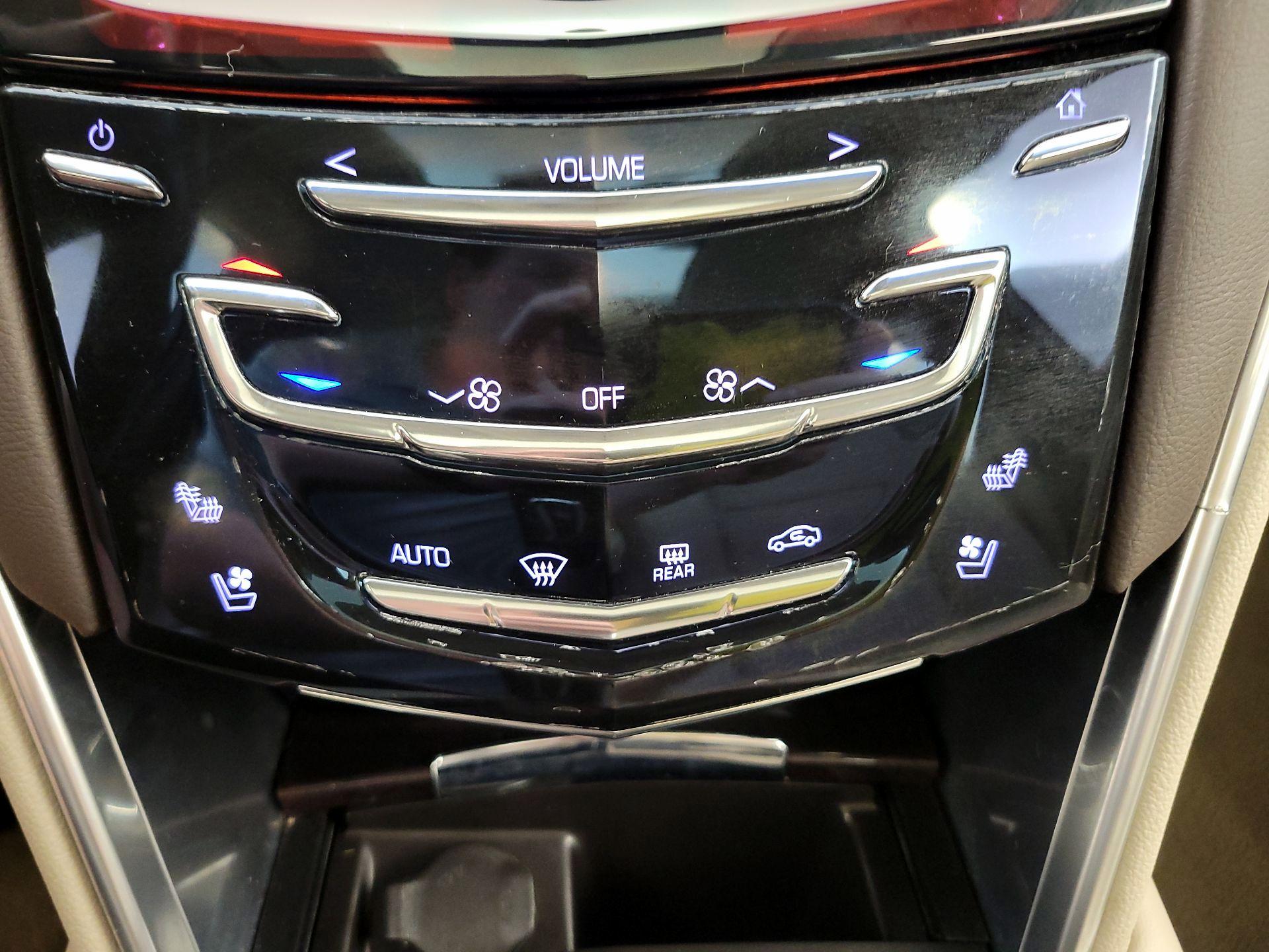 Thumbnail: 2016 Cadillac XTS - 17