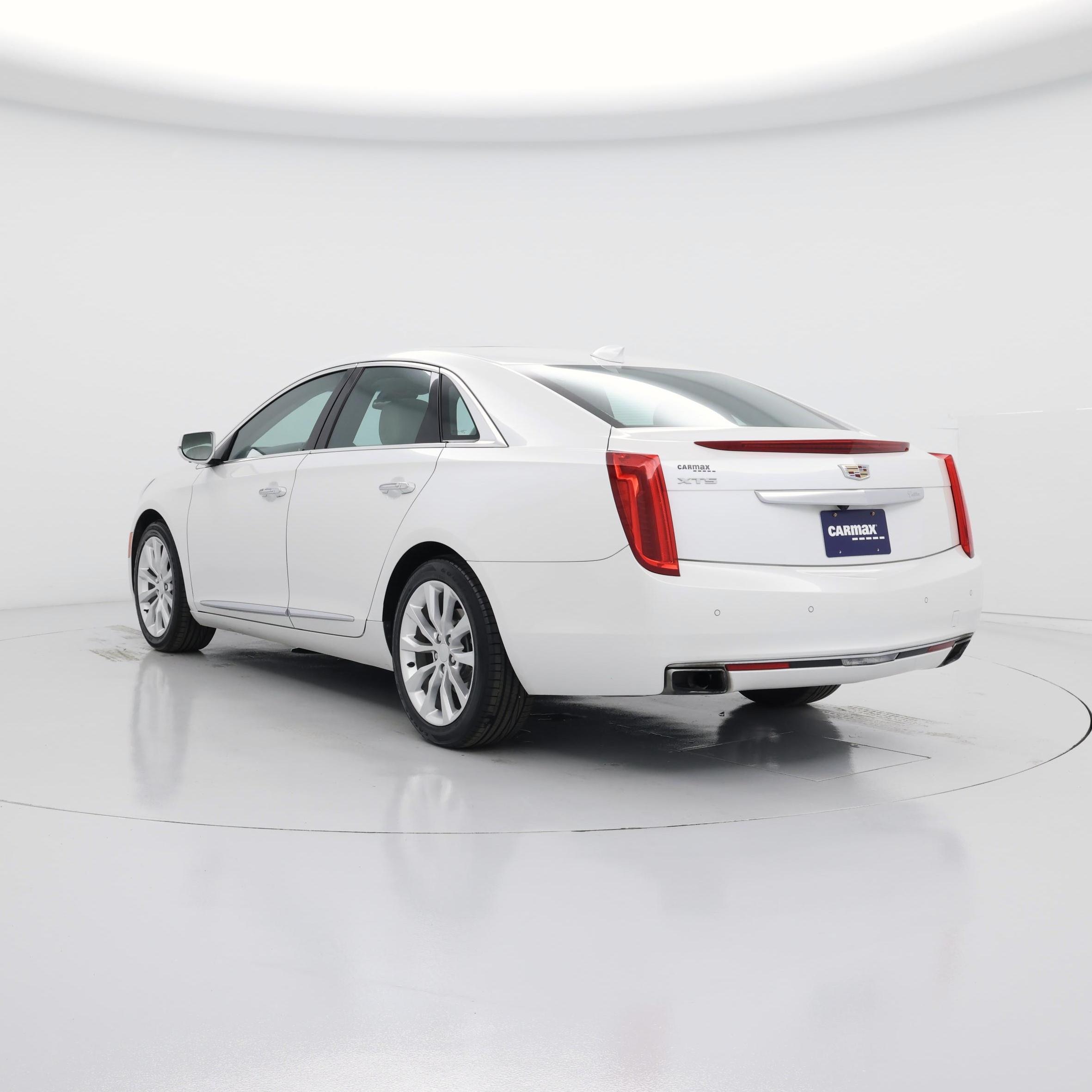 Thumbnail: 2016 Cadillac XTS - 2