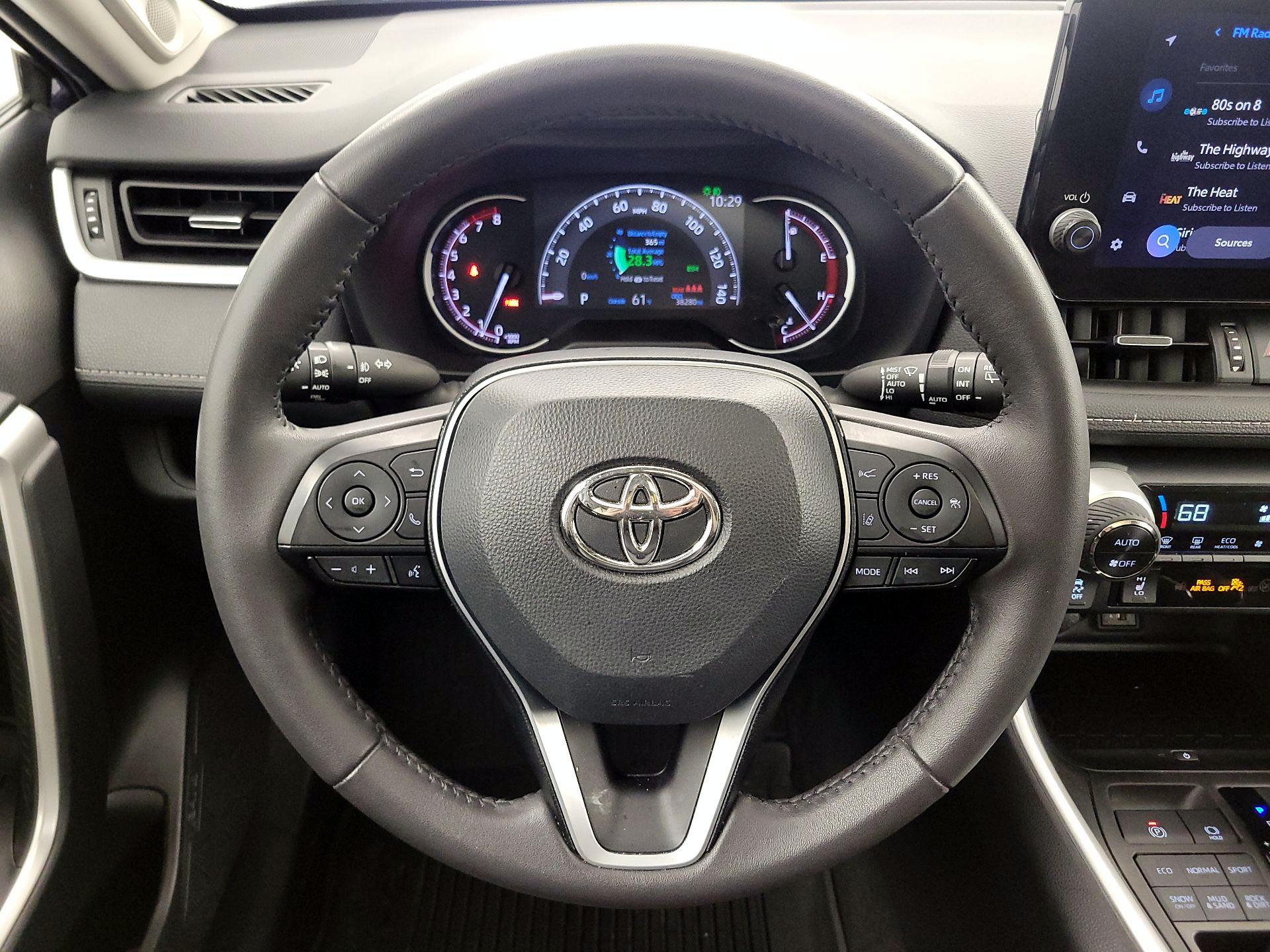 Thumbnail: 2023 Toyota RAV4 - 10