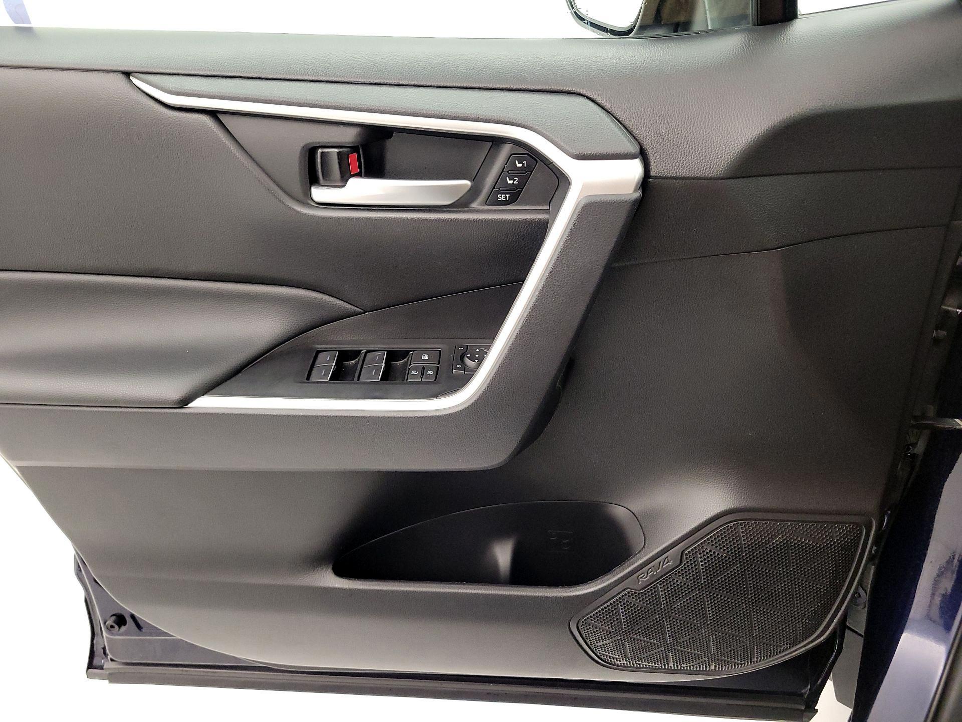 Thumbnail: 2023 Toyota RAV4 - 12