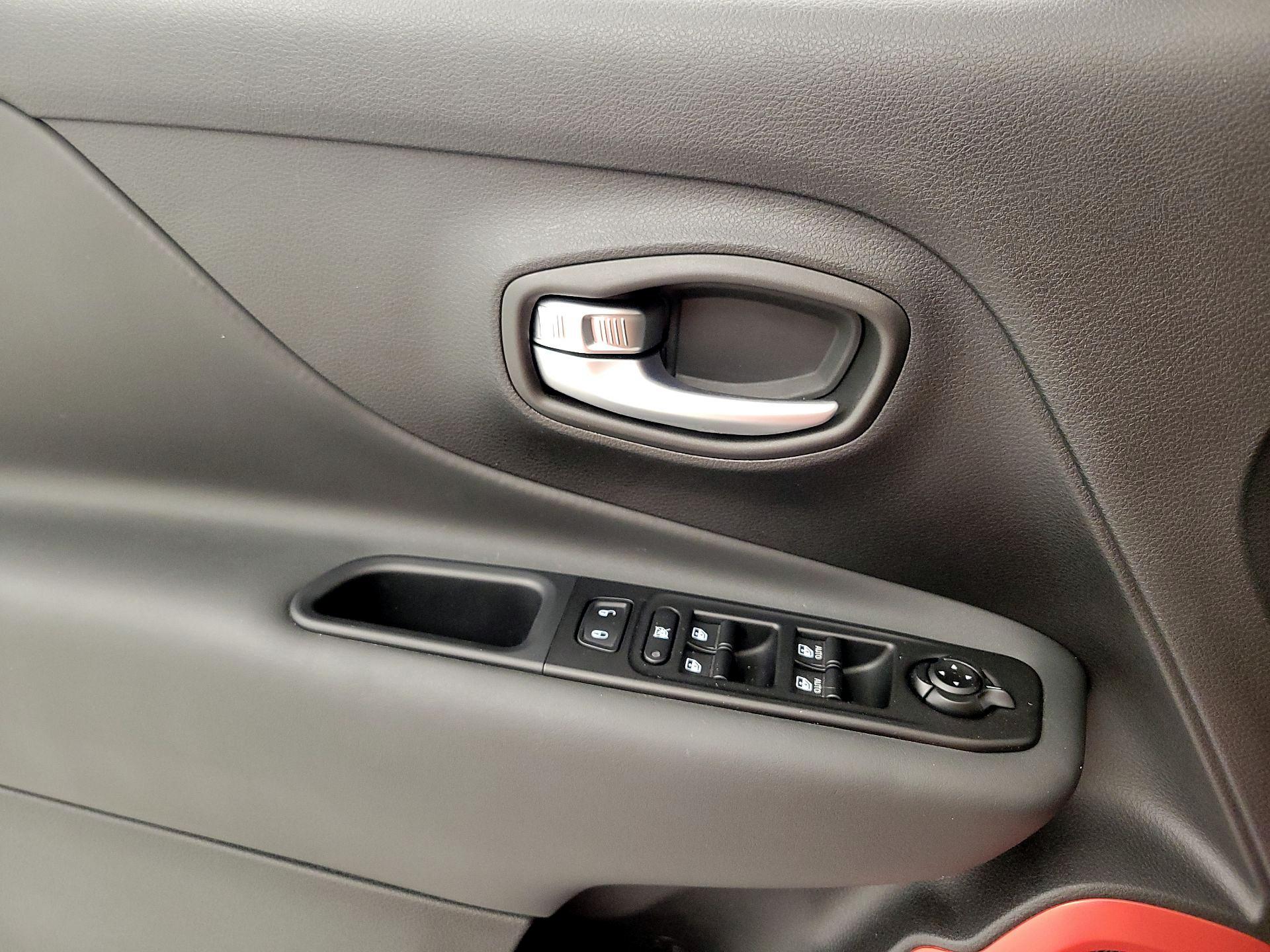 Thumbnail: 2020 Jeep Renegade - 12