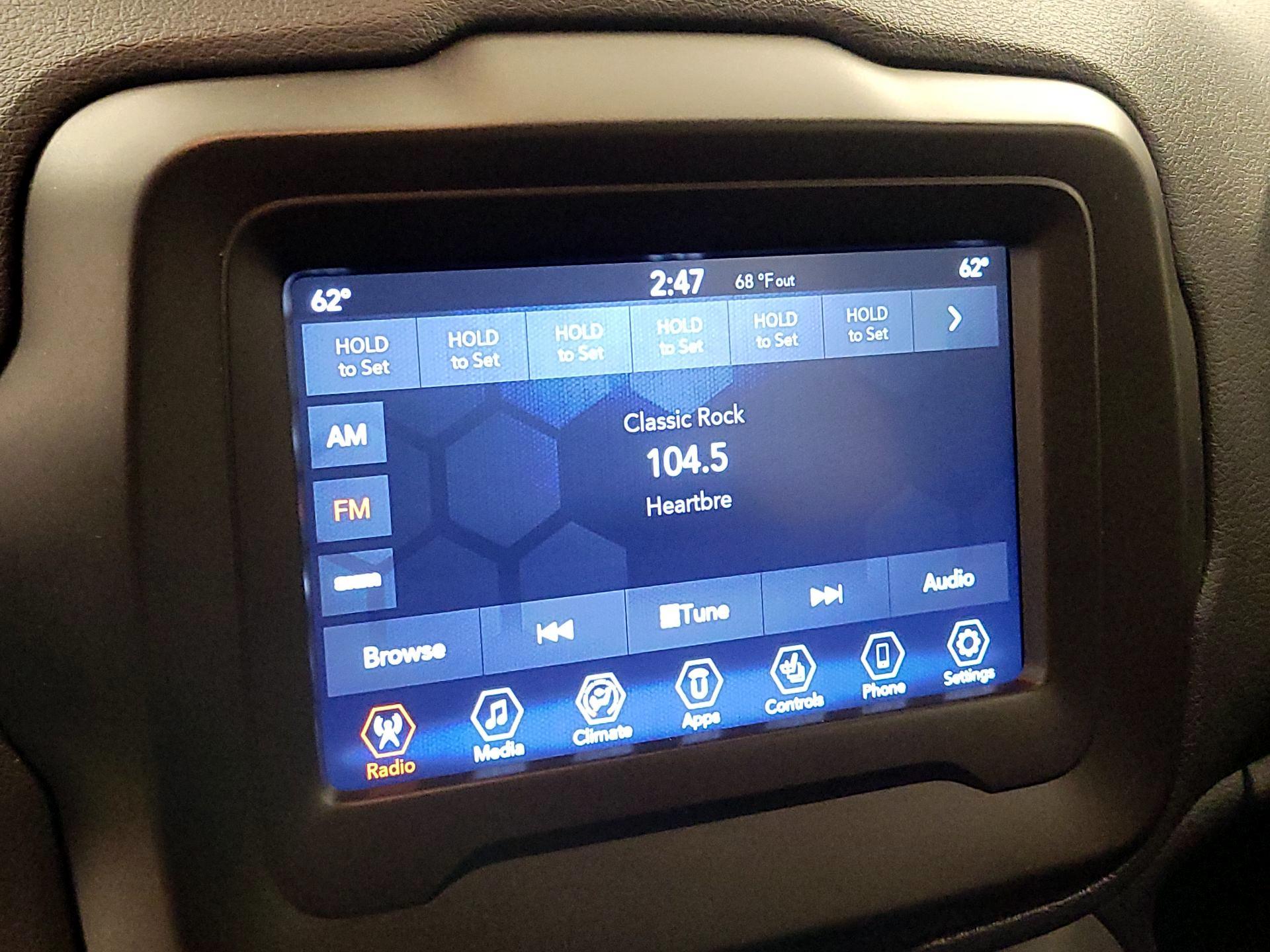 Thumbnail: 2020 Jeep Renegade - 15