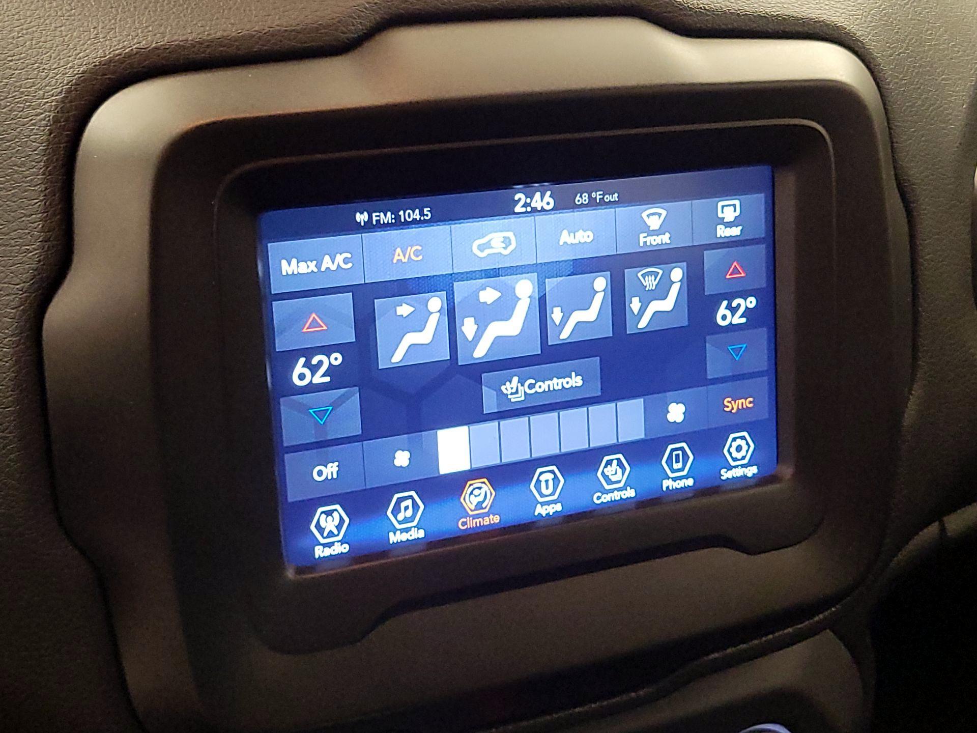 Thumbnail: 2020 Jeep Renegade - 16