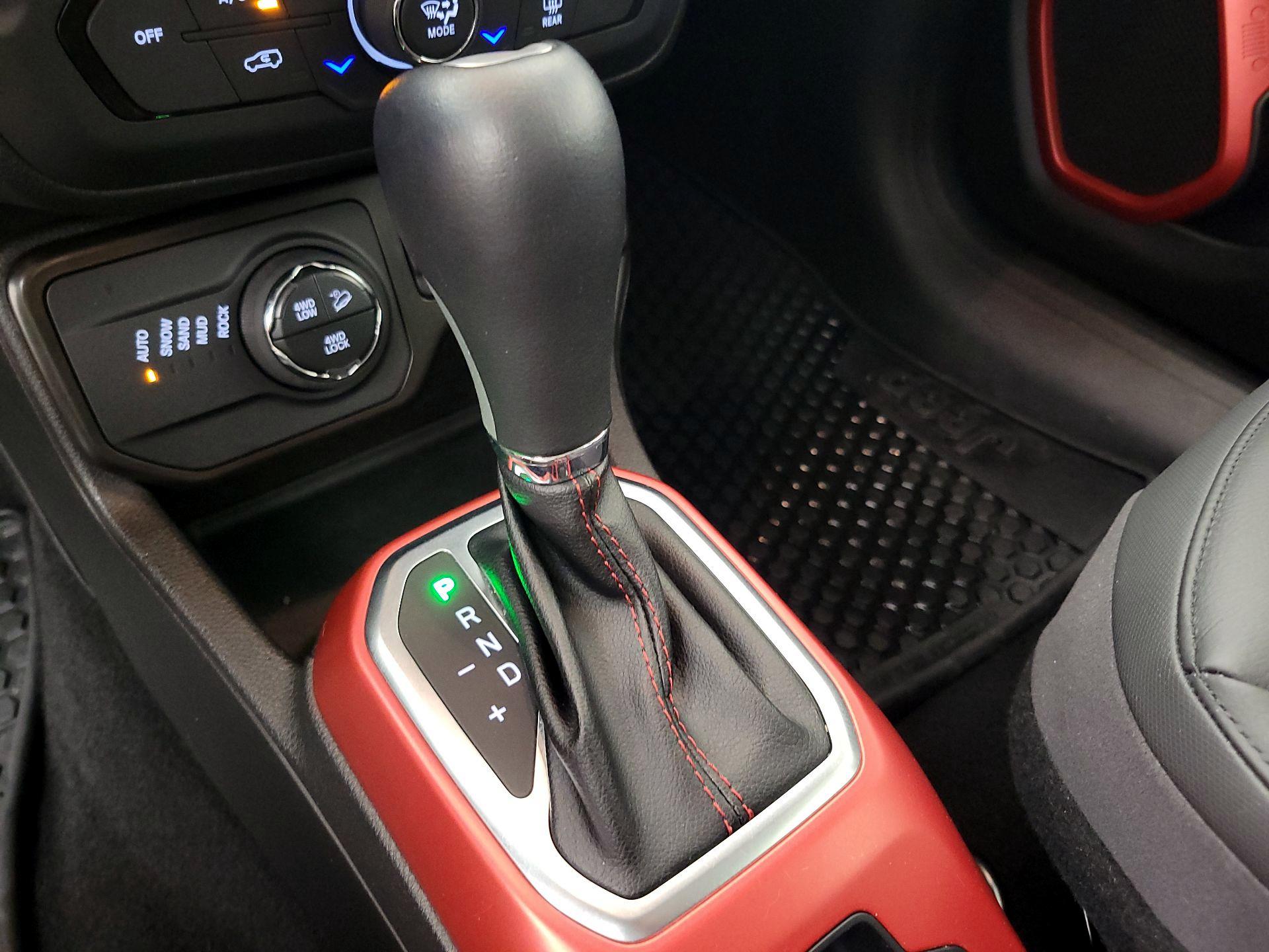 Thumbnail: 2020 Jeep Renegade - 17