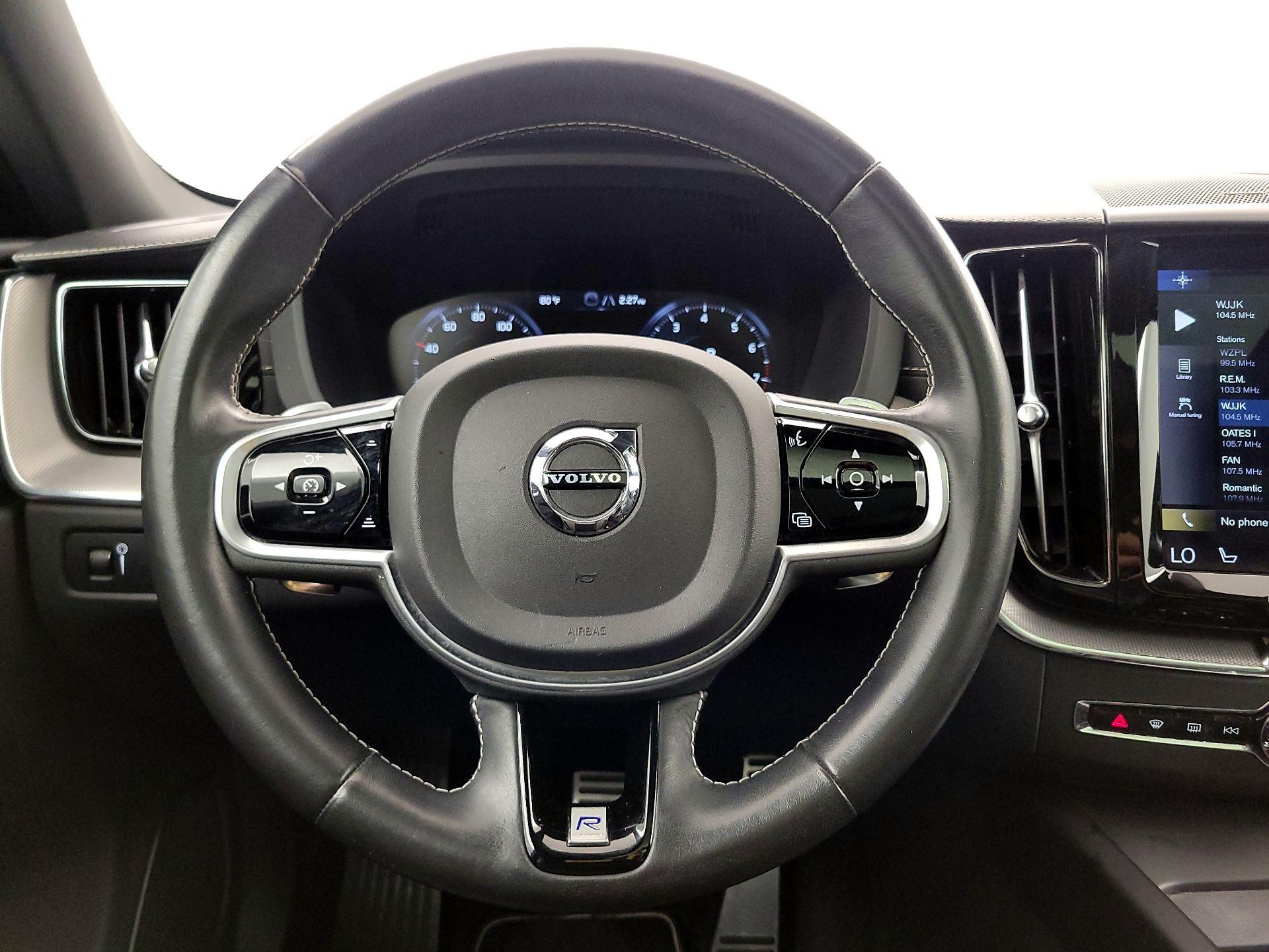 Thumbnail: 2020 Volvo XC60 - 10