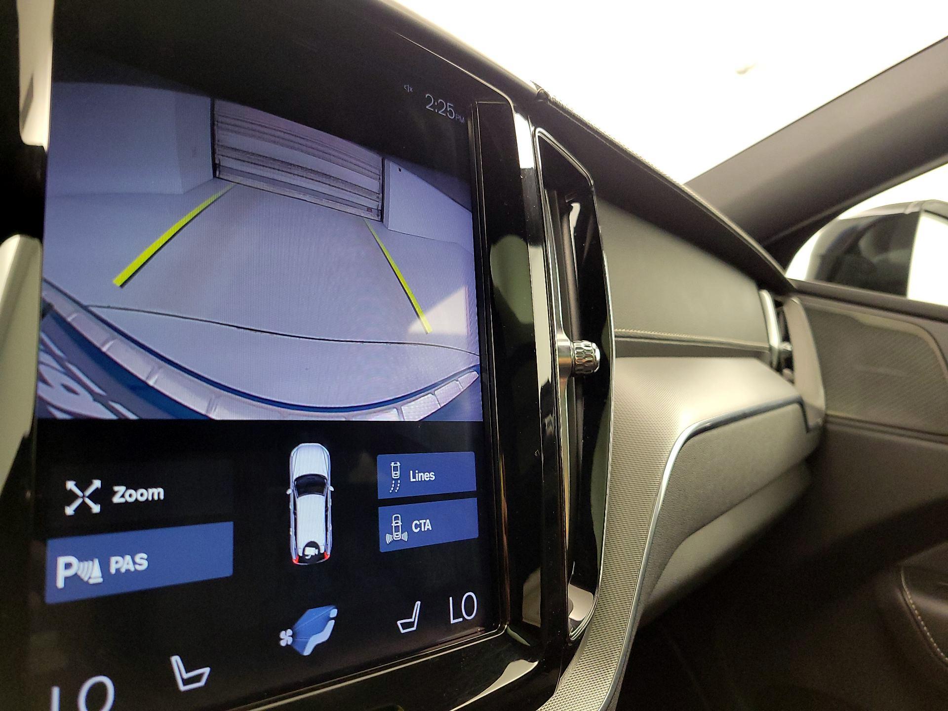 Thumbnail: 2020 Volvo XC60 - 15