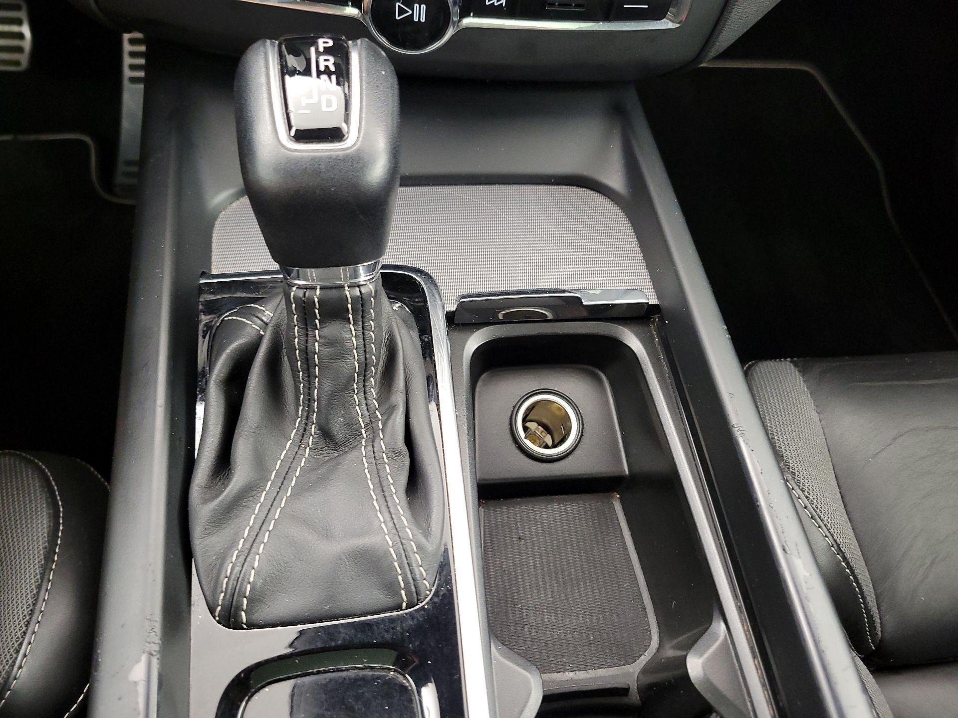 Thumbnail: 2020 Volvo XC60 - 18